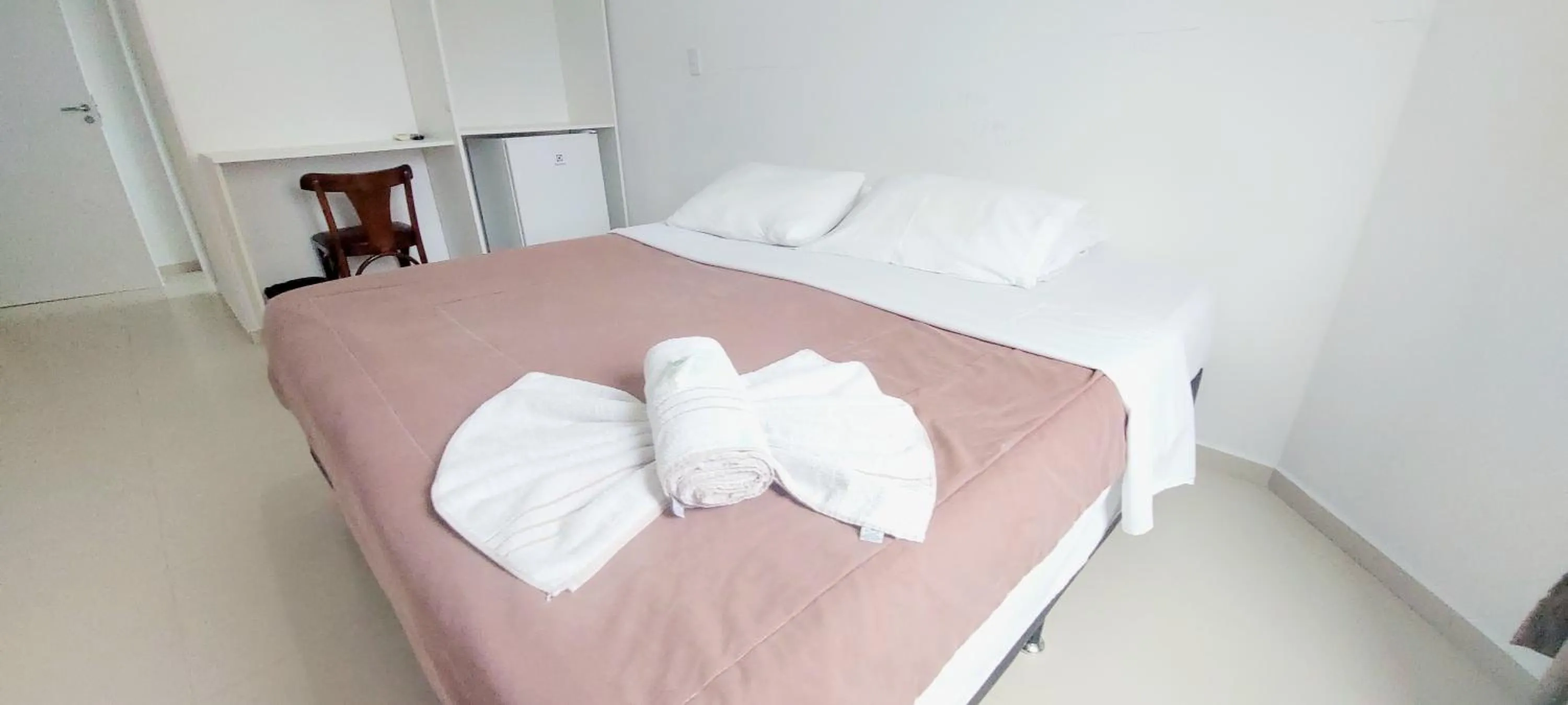 Photo of the whole room, Bed in Monte Libano Apart Hotel