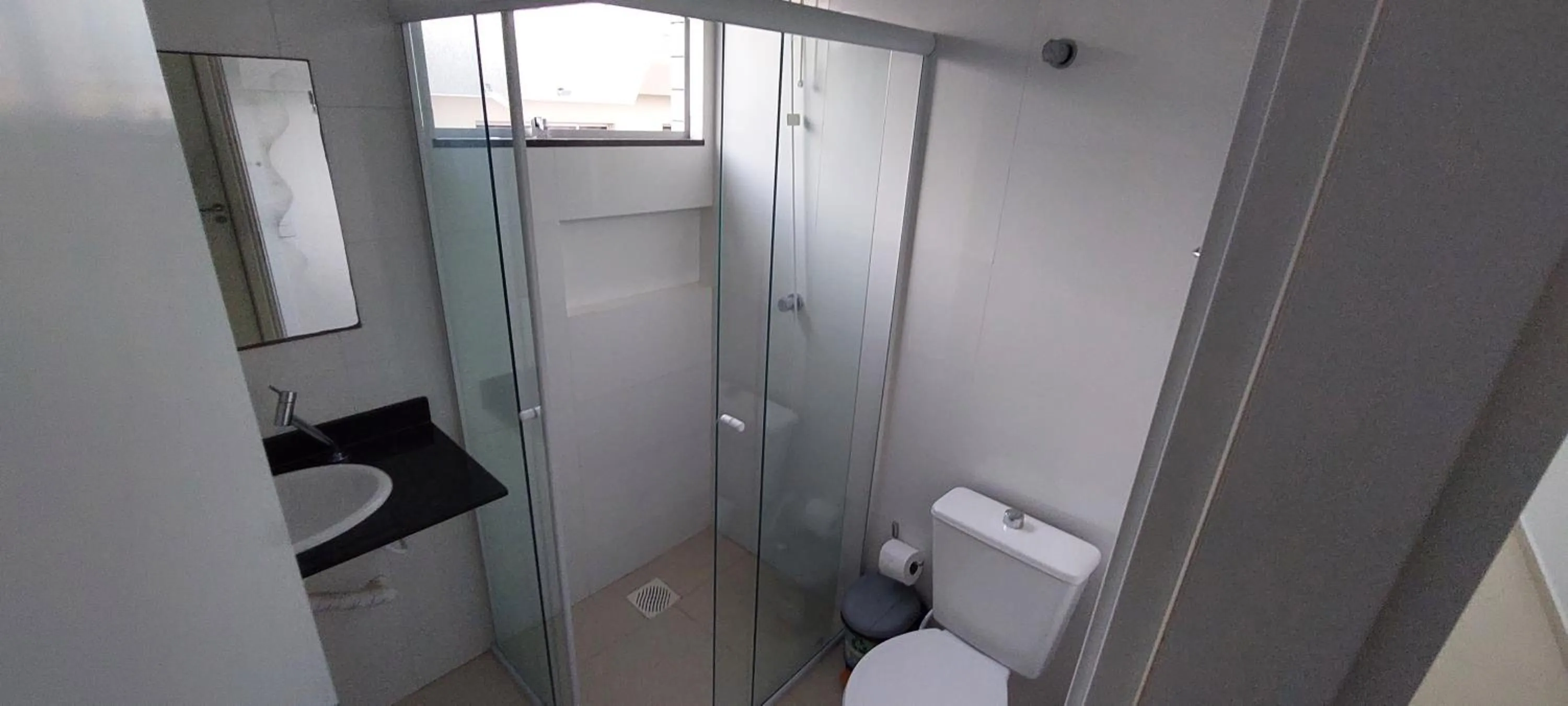 Shower in Monte Libano Apart Hotel