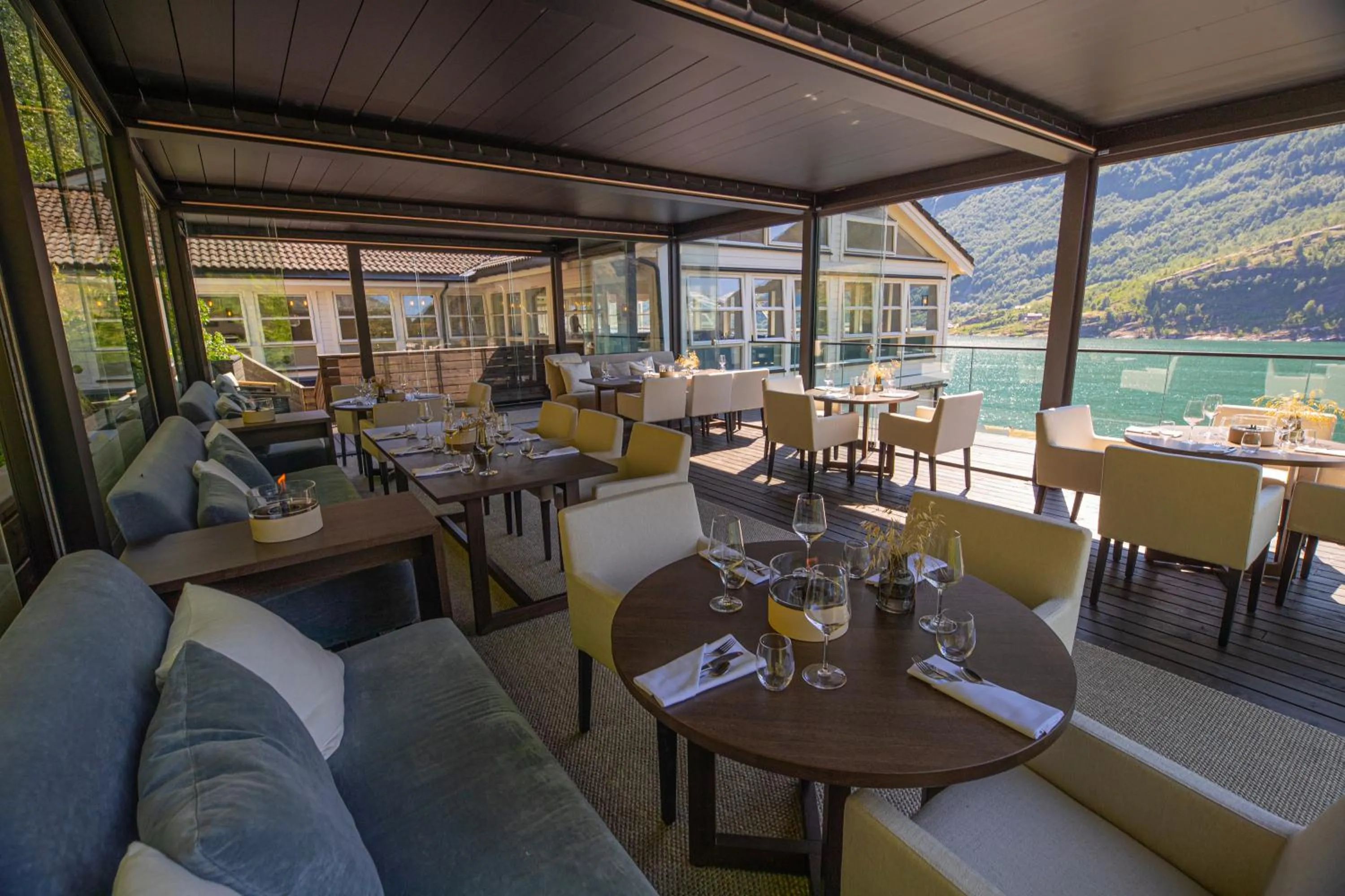 Food and drinks in Grande Fjord Hotel