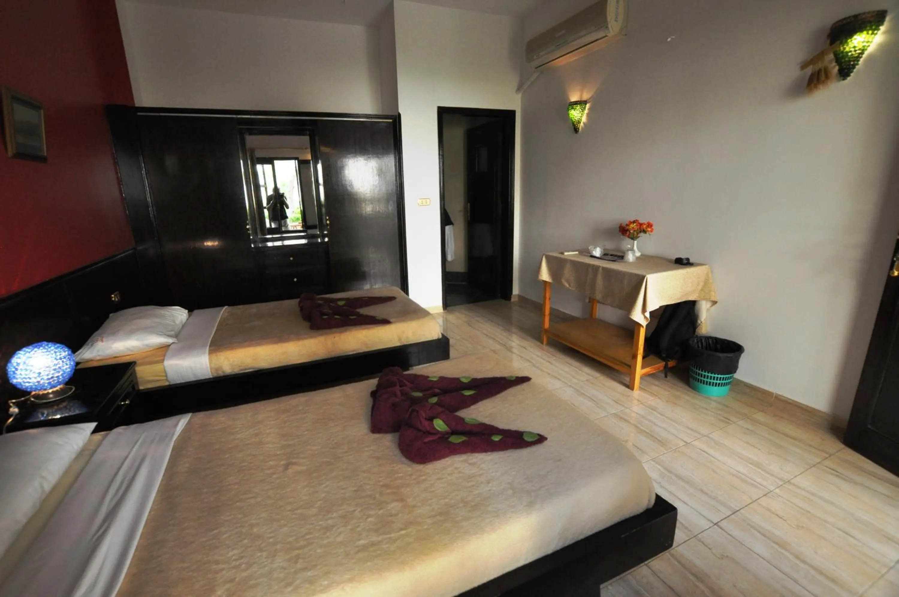 Photo of the whole room, Bed in El Nakhil Hotel