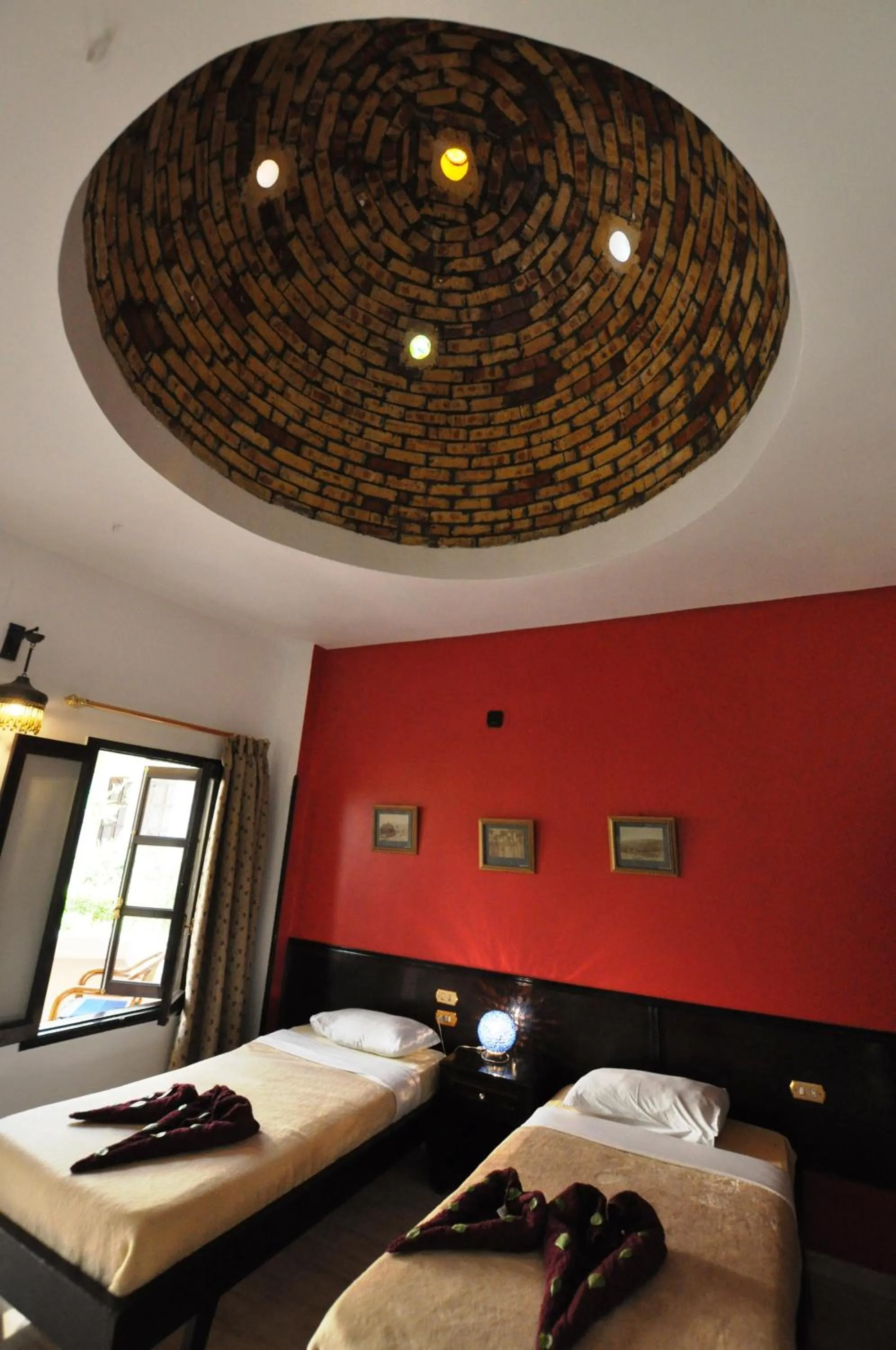 Photo of the whole room, Bed in El Nakhil Hotel