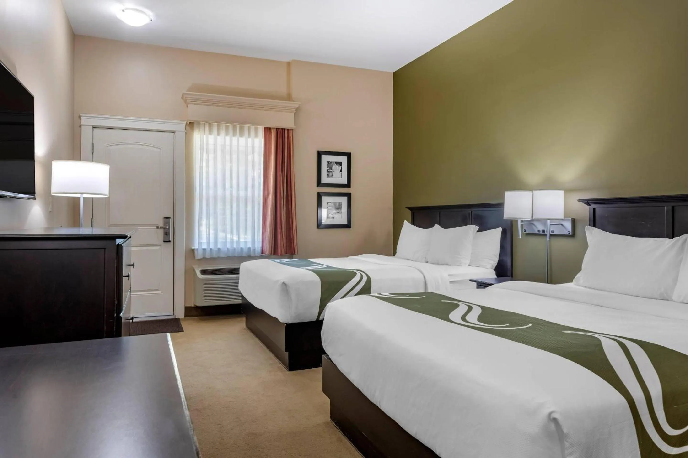 Bedroom, Bed in Quality Inn & Suites Quispamsis