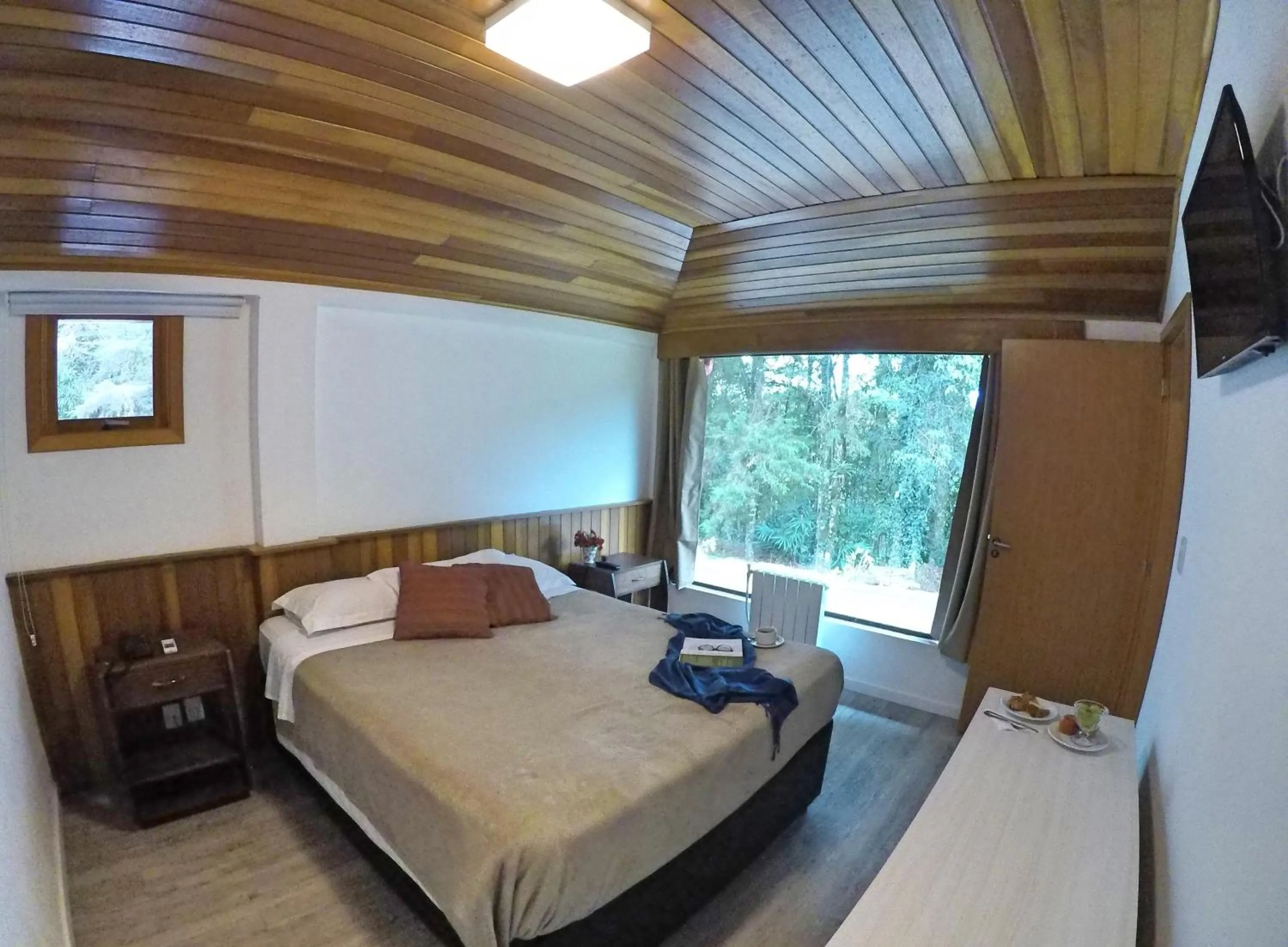 Photo of the whole room, Bed in Pousada Rosa