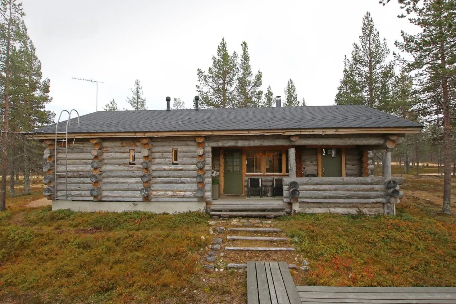 Property building in Kuukkeli Log Houses Villa Aurora "Pupula"