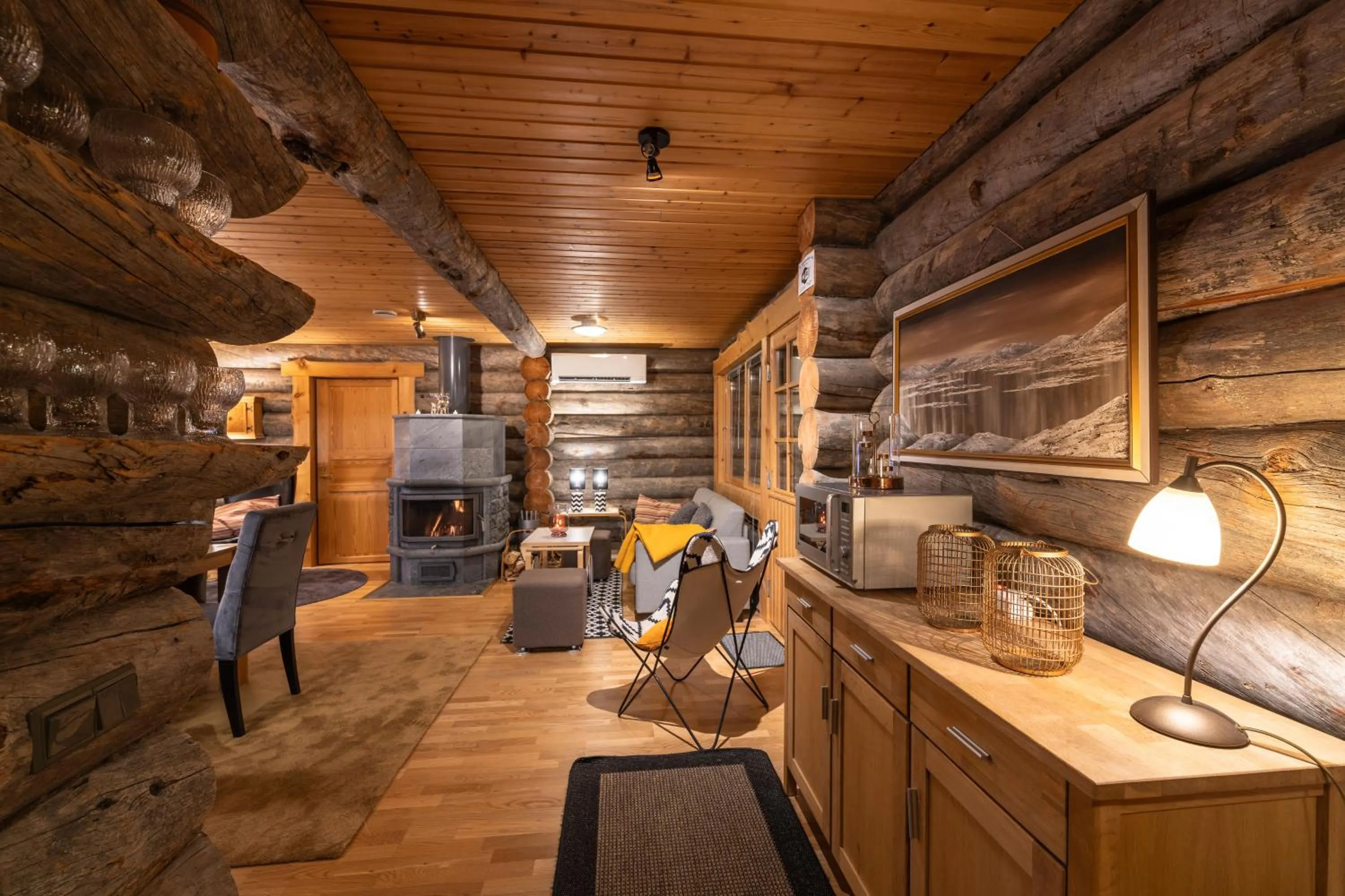 Living room in Kuukkeli Log Houses Villa Aurora "Pupula"