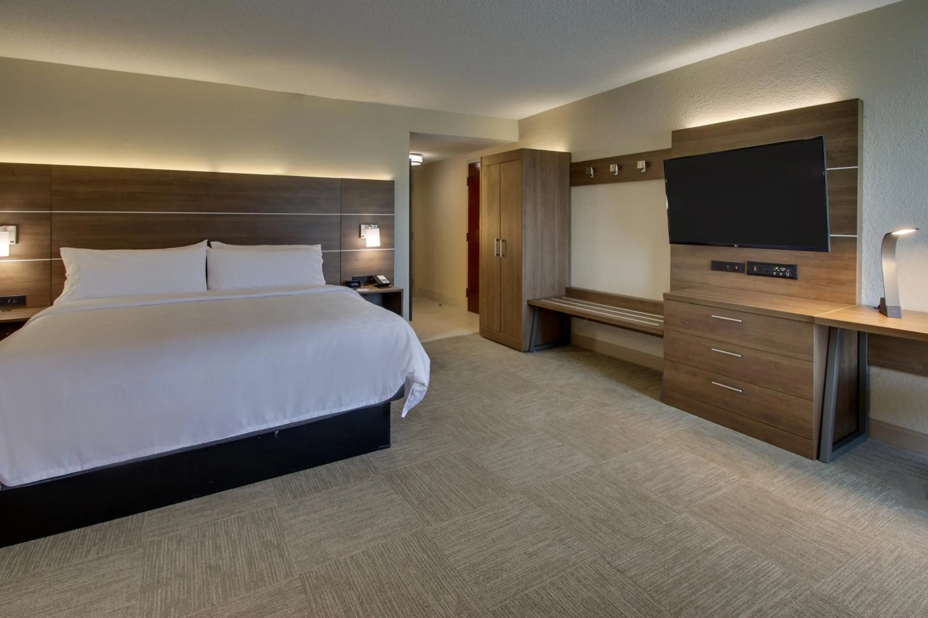 Photo of the whole room, Bed in Holiday Inn Express - Horse Cave by IHG