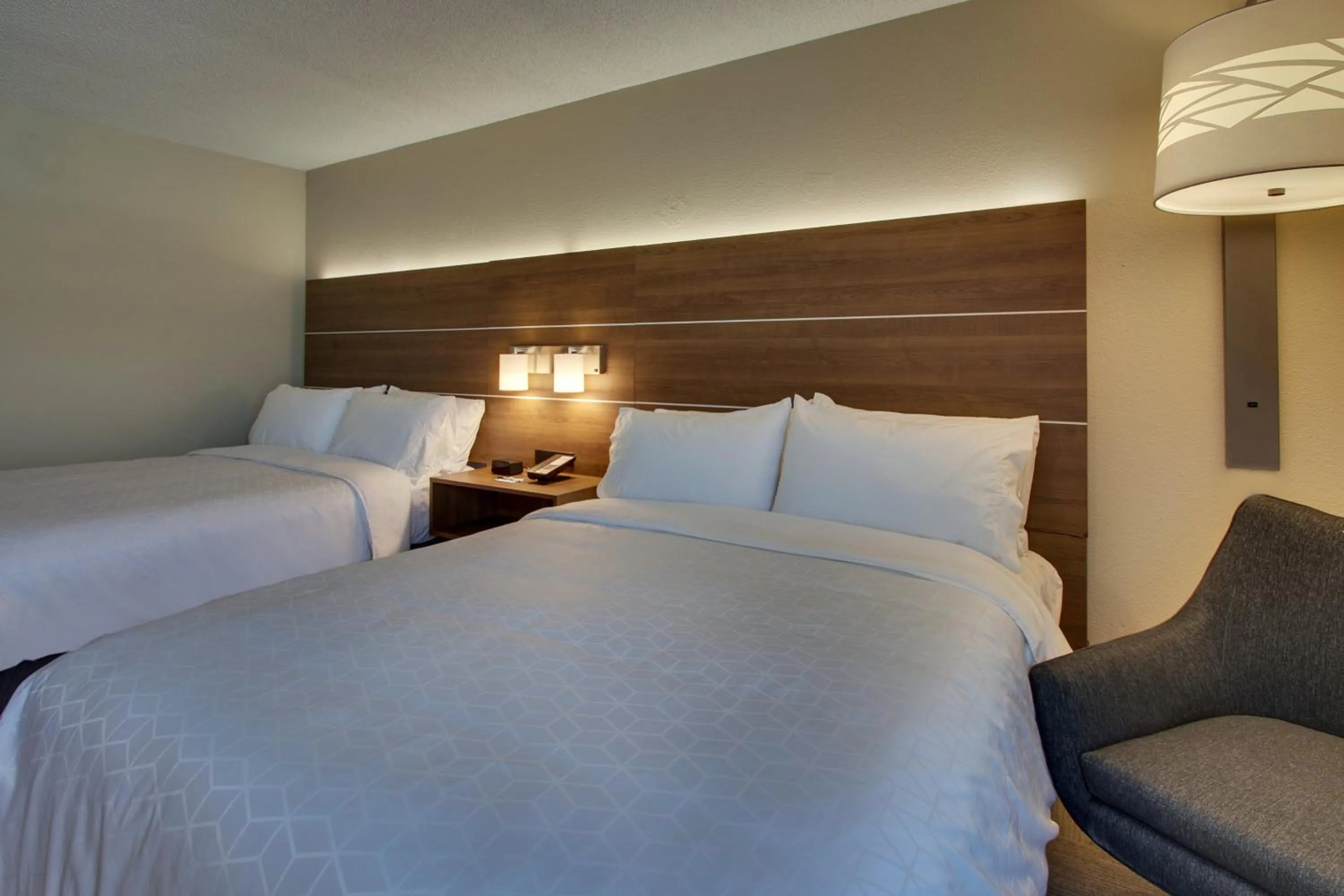 Photo of the whole room, Bed in Holiday Inn Express - Horse Cave by IHG