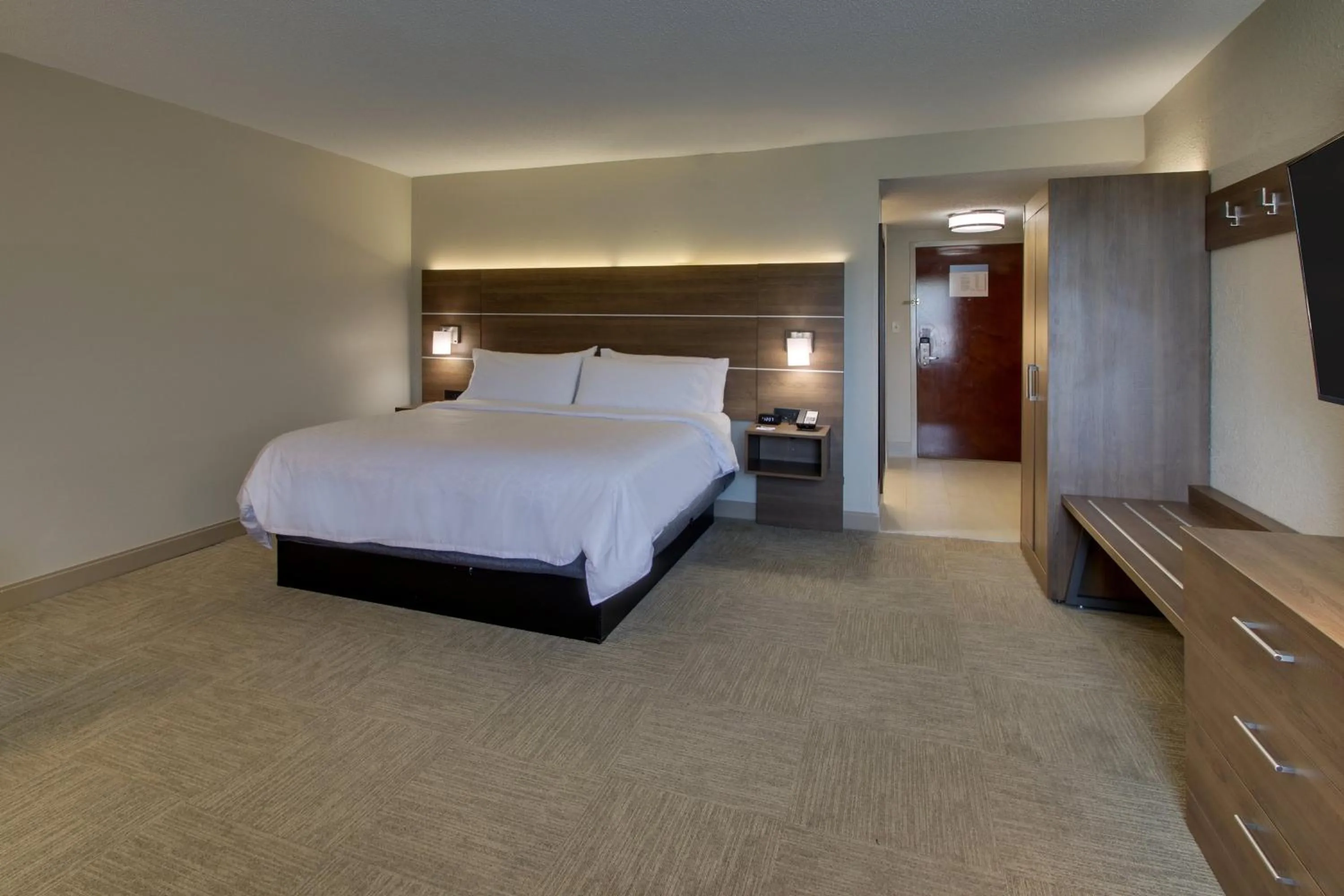 Photo of the whole room, Bed in Holiday Inn Express - Horse Cave by IHG