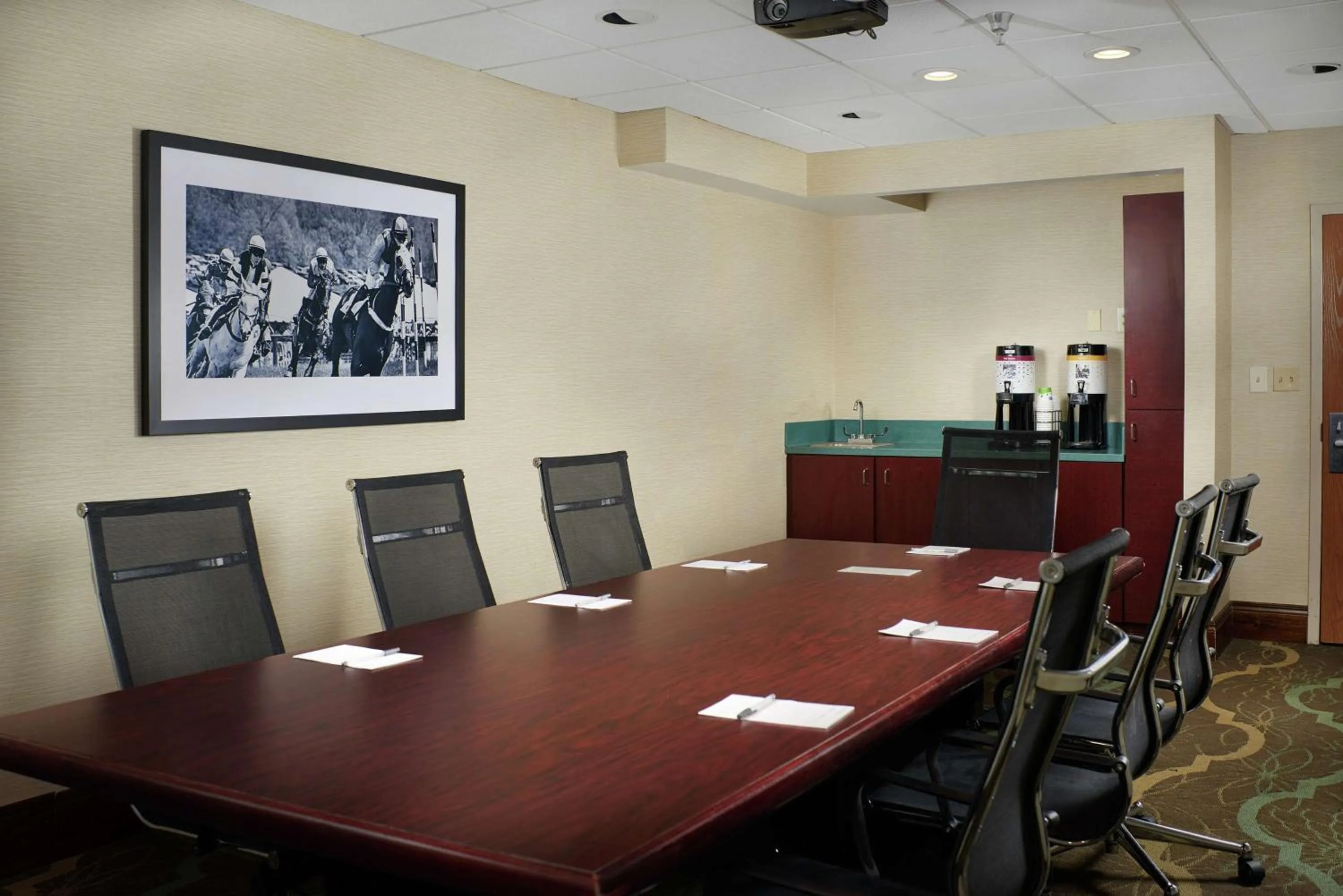 Meeting/conference room in Hampton Inn Franklin, KY - Portland, TN
