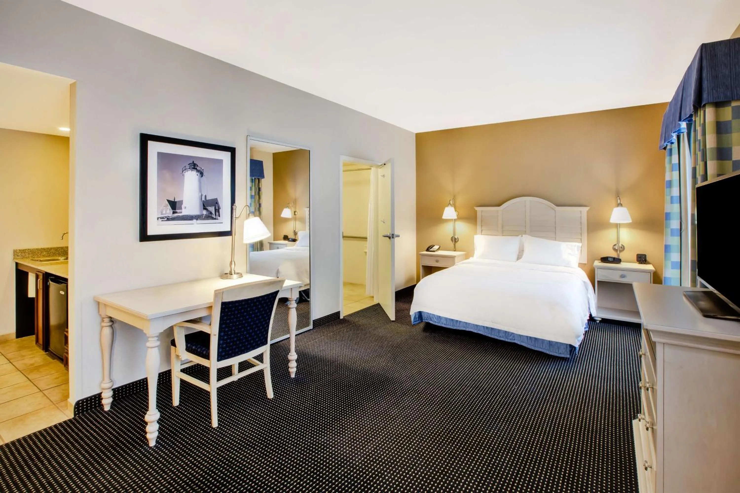 Bedroom, Bed in Hampton Inn & Suites - Cape Cod / West Yarmouth