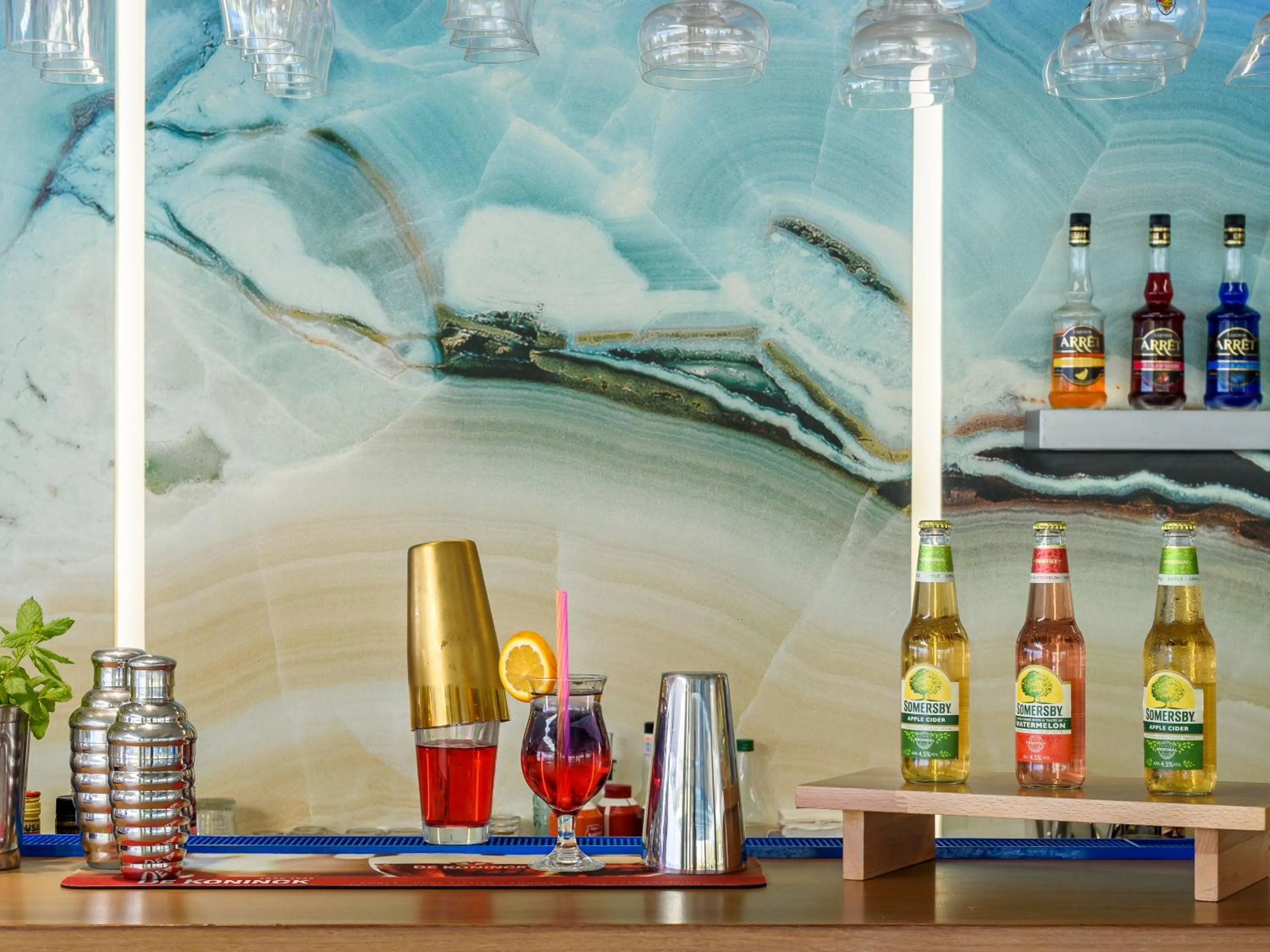 Drinks in Marinos Beach Hotel