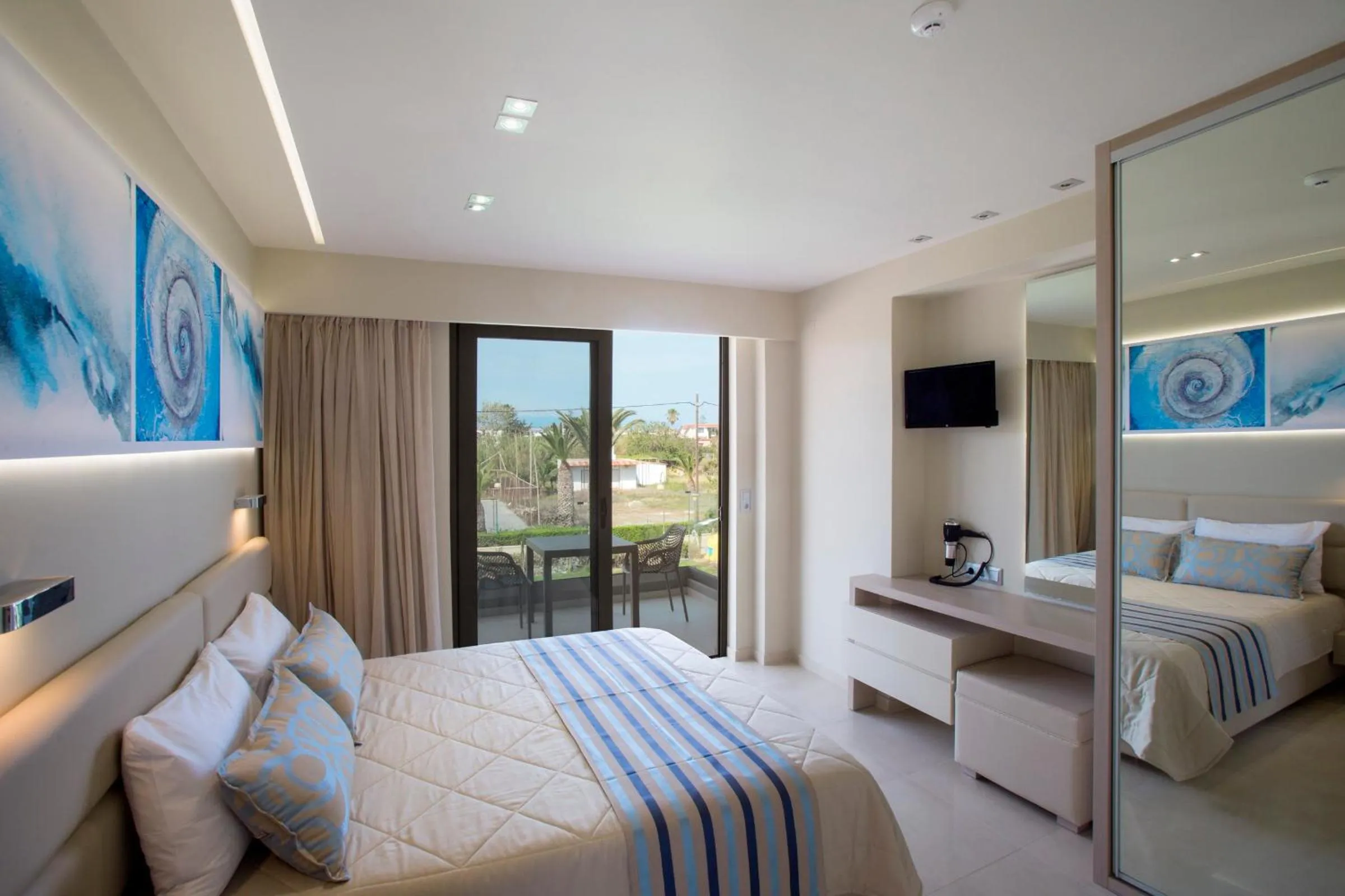 Bedroom, Bed in Marinos Beach Hotel