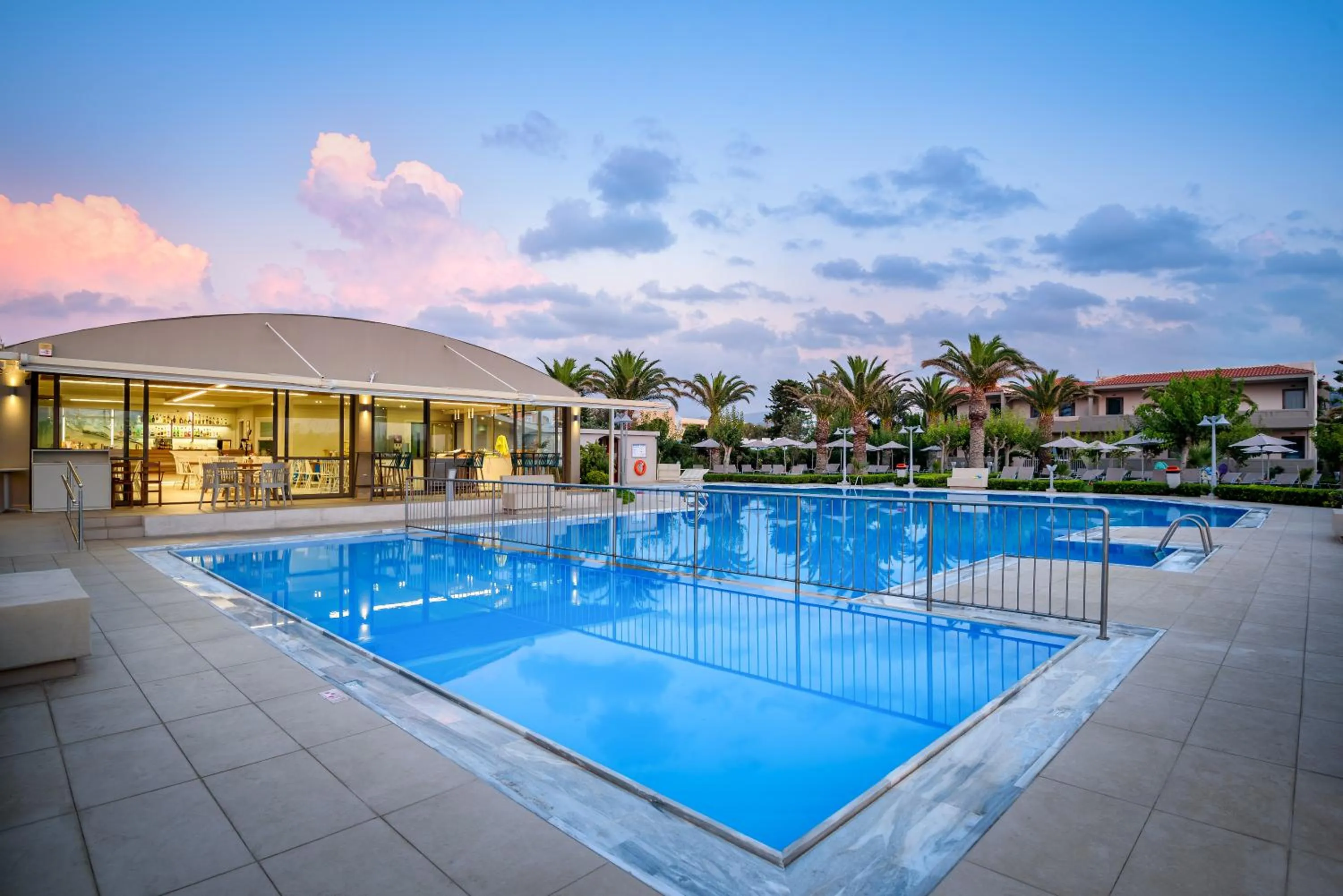 Swimming pool in Marinos Beach Hotel