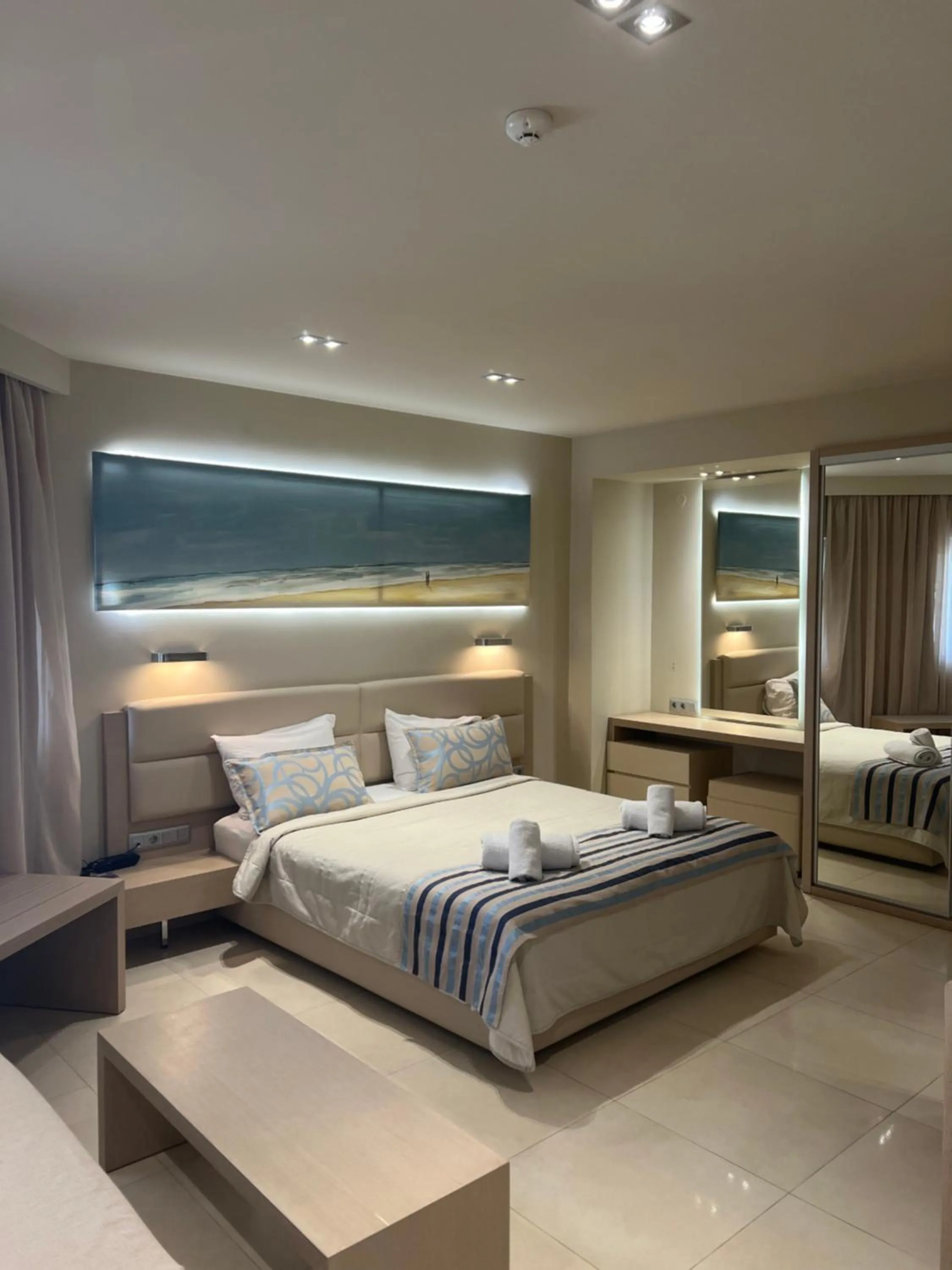 Bedroom, Bed in Marinos Beach Hotel