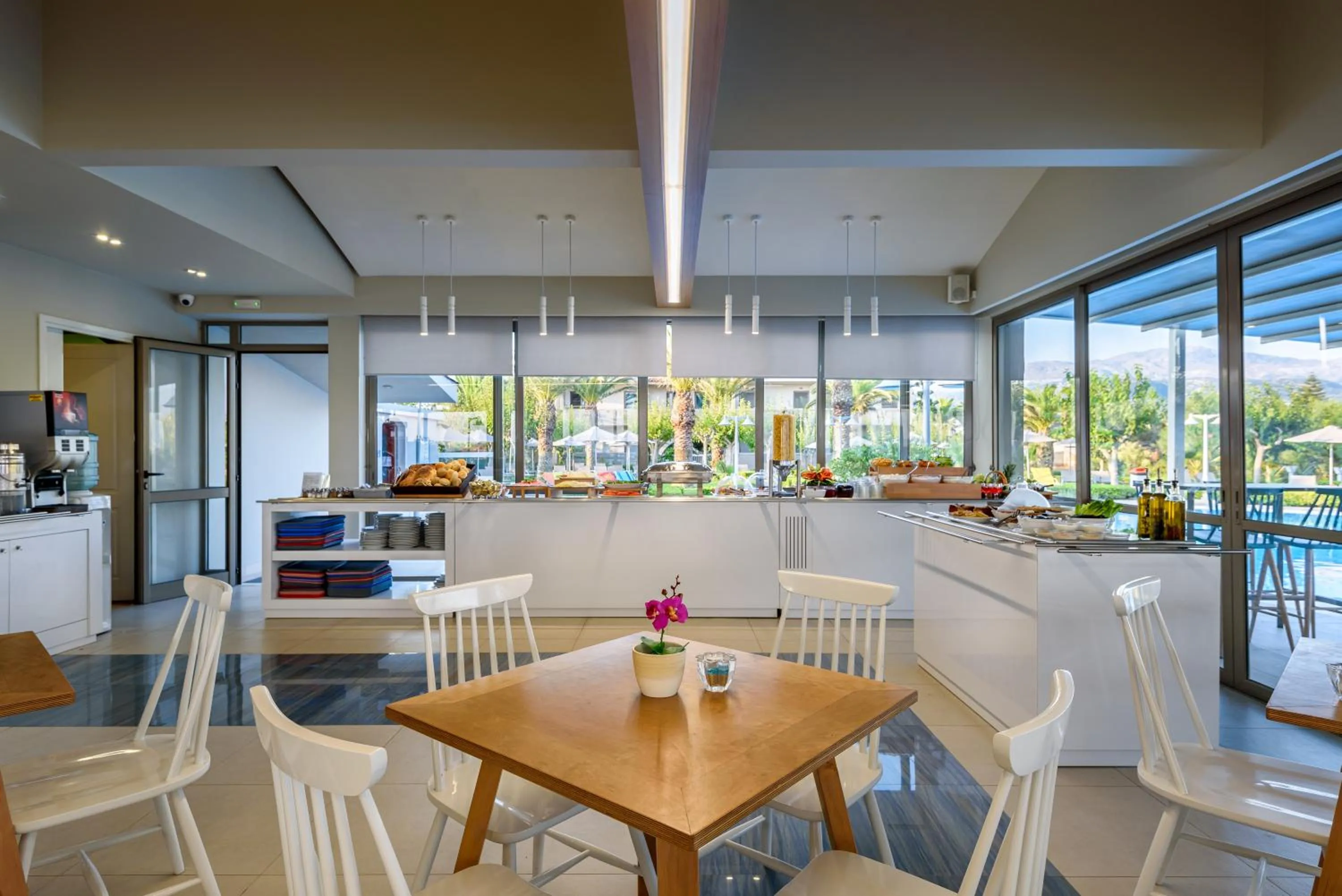 Restaurant/places to eat in Marinos Beach Hotel