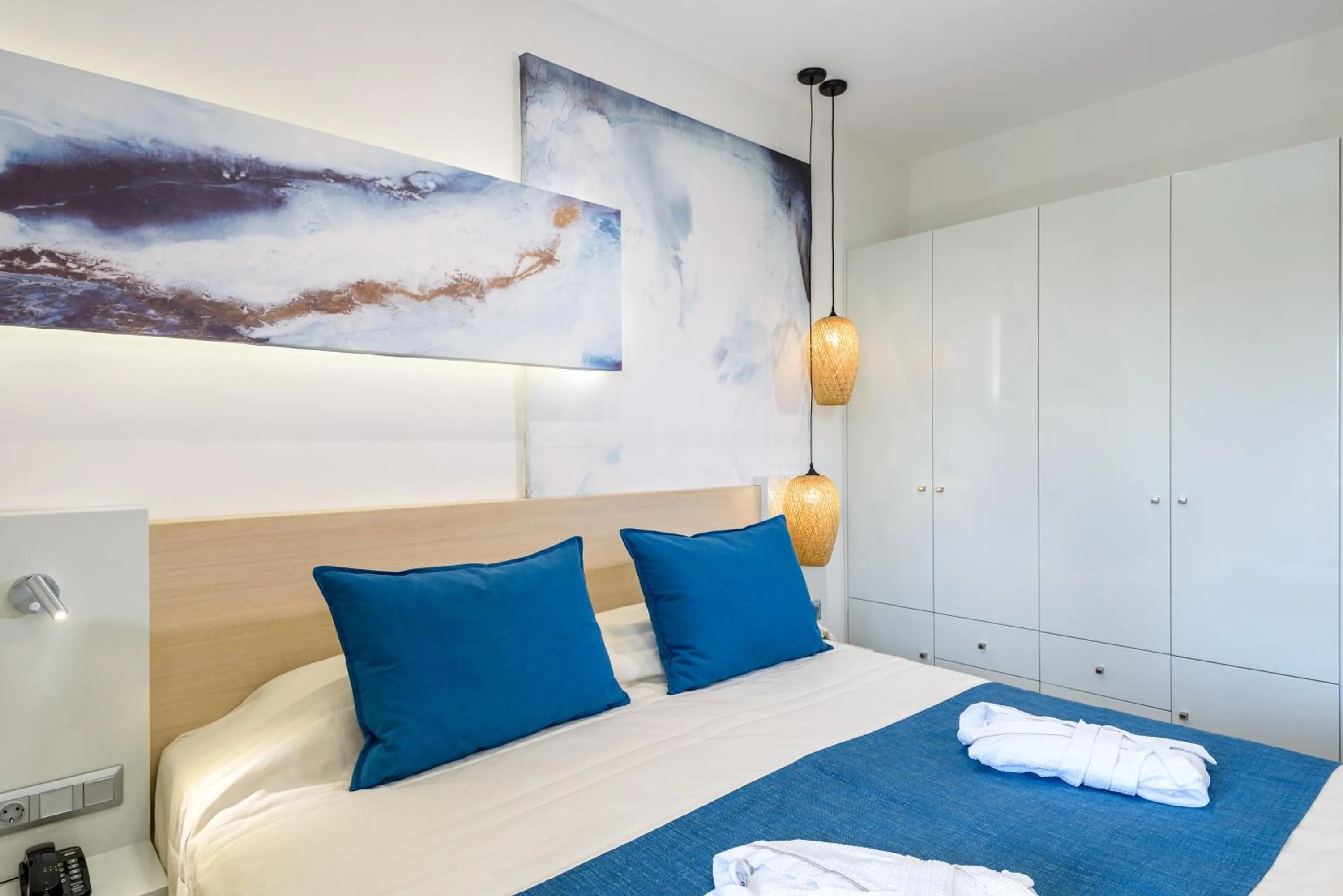 Bedroom, Bed in Marinos Beach Hotel