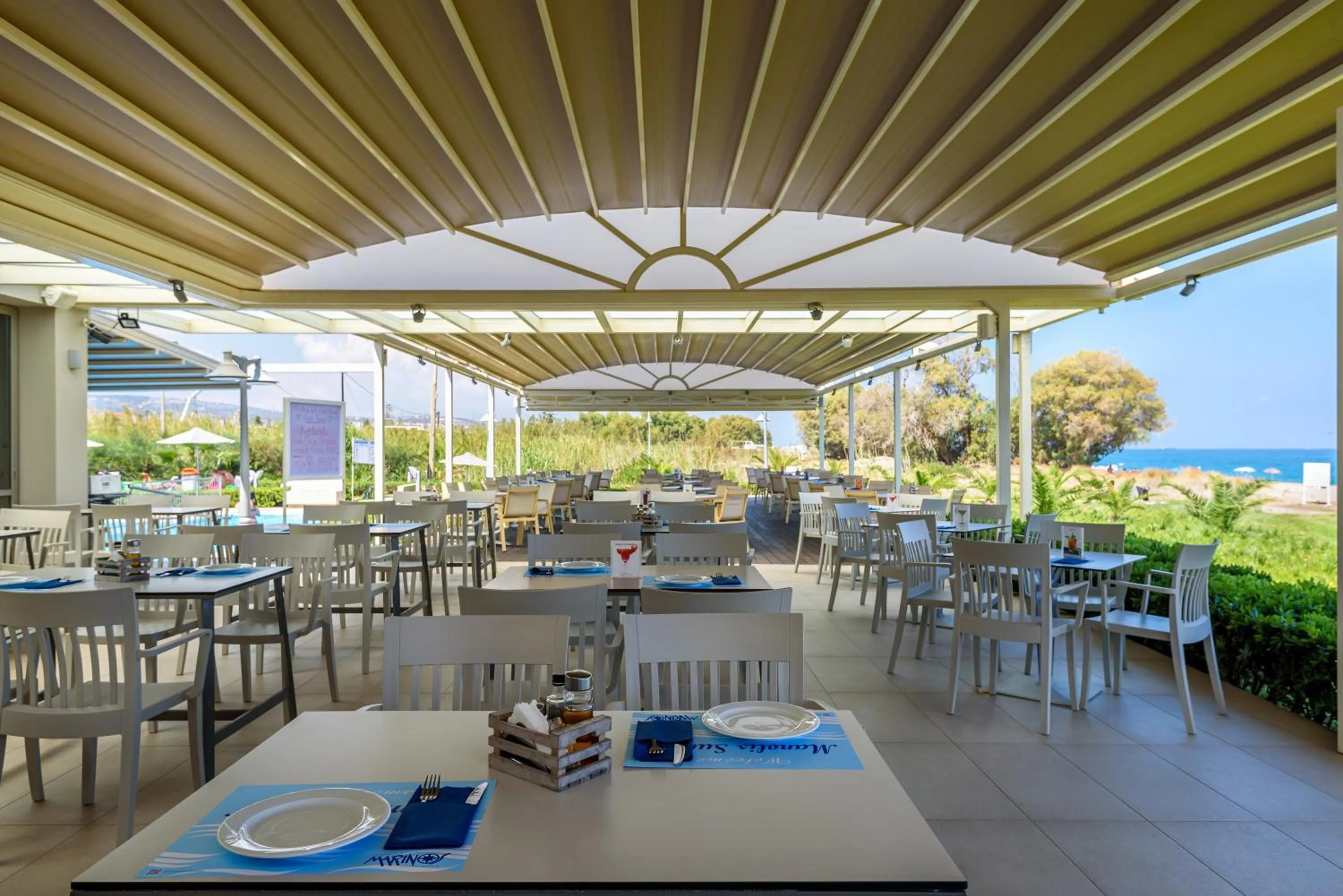 Restaurant/places to eat in Marinos Beach Hotel