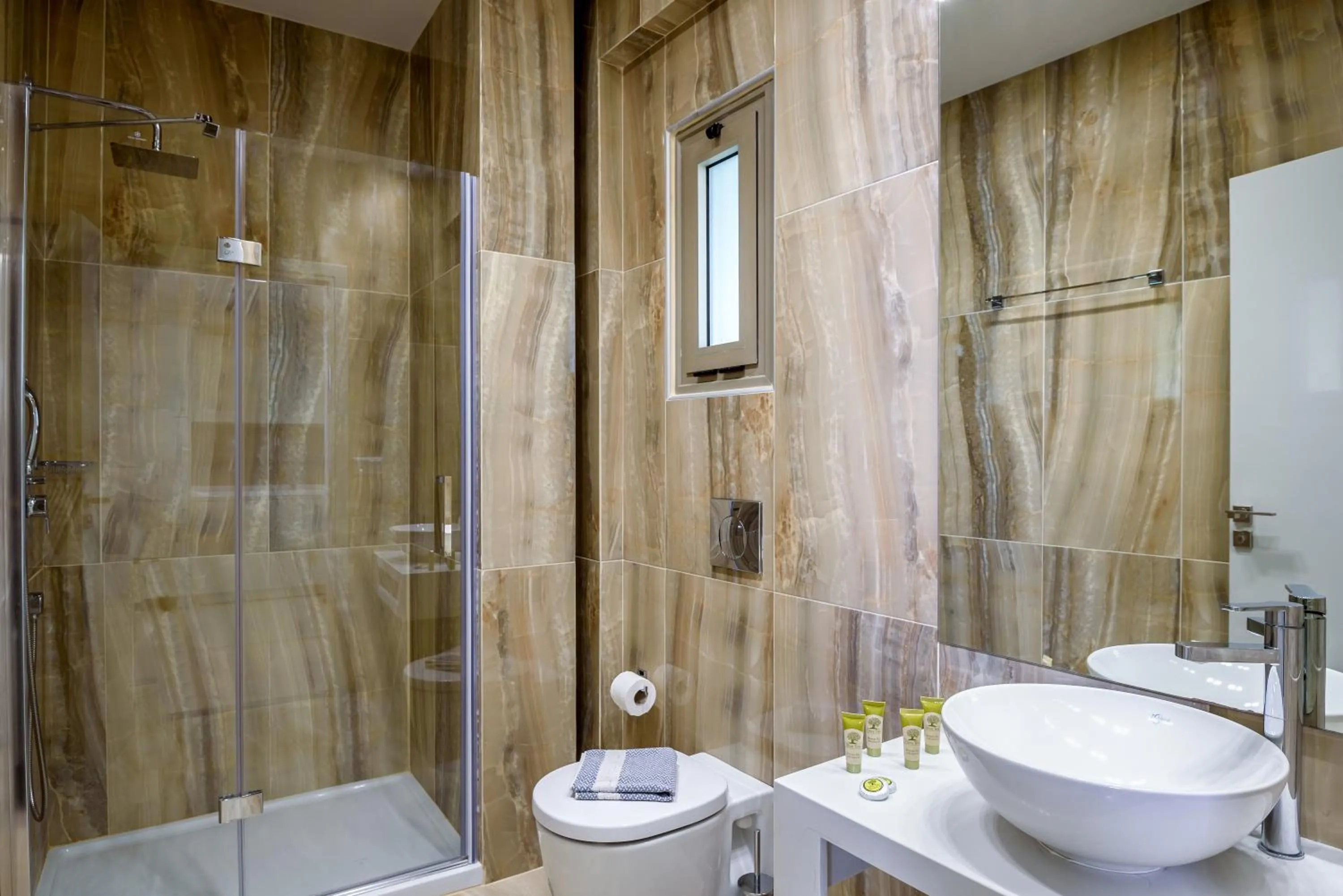 Shower in Marinos Beach Hotel