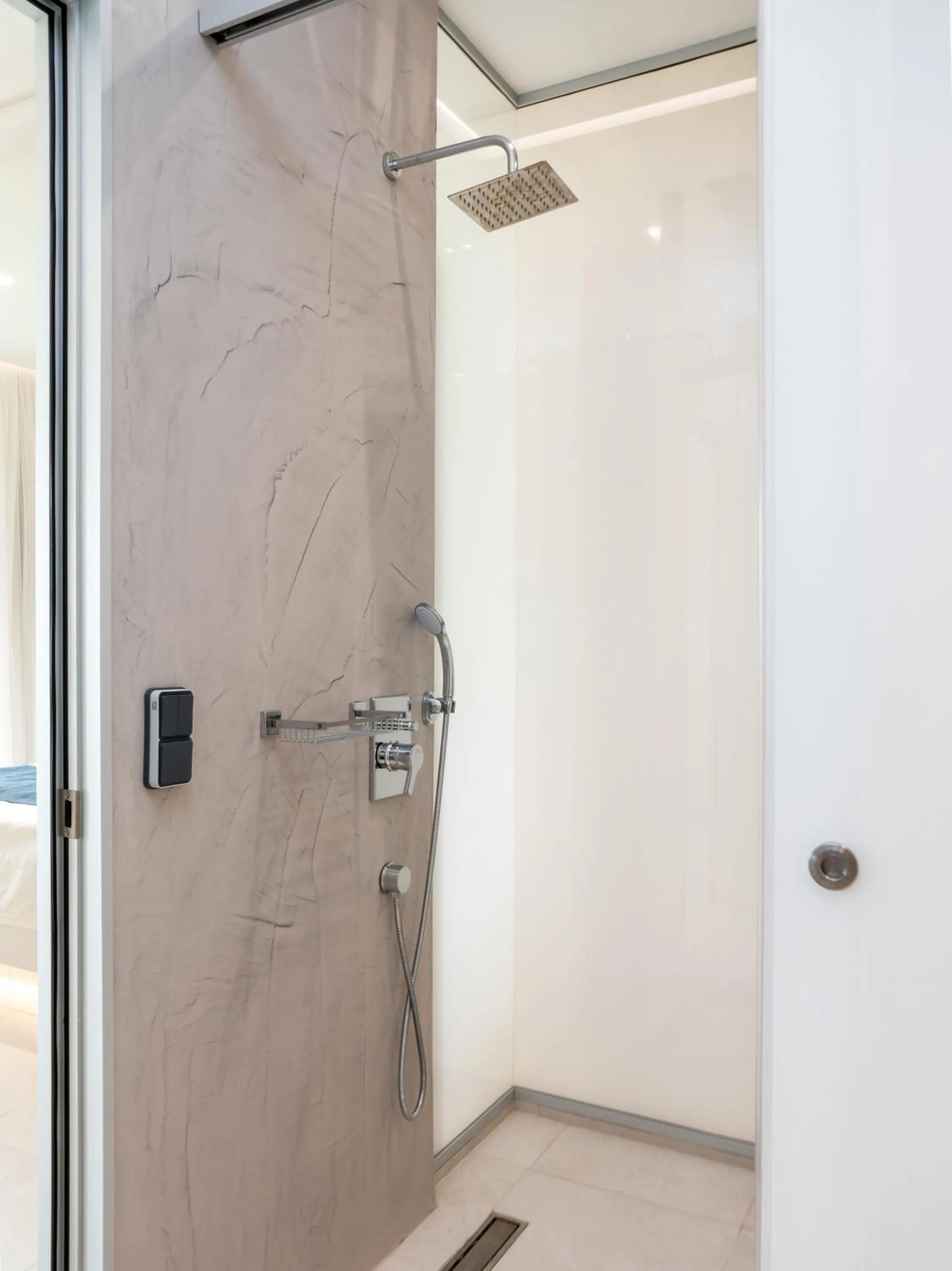 Shower in Marinos Beach Hotel