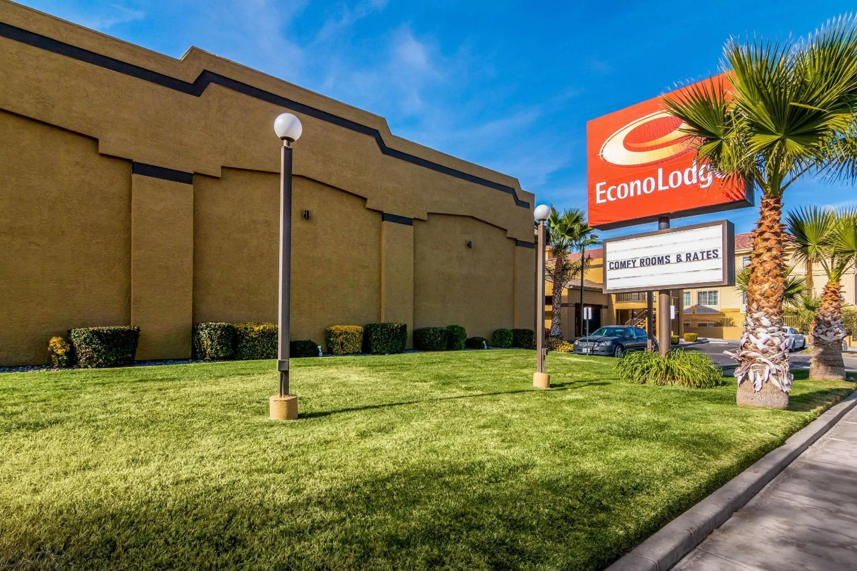 Property building in Econo Lodge Hesperia - Victorville I-15