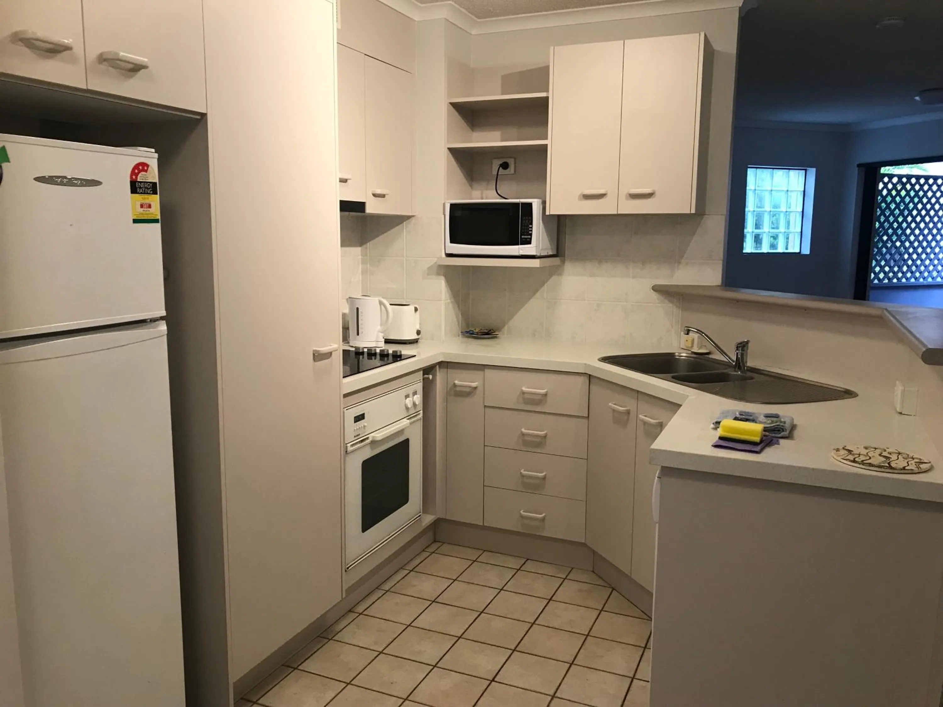 Coffee/tea facilities in Spring Hill Gardens Apartments