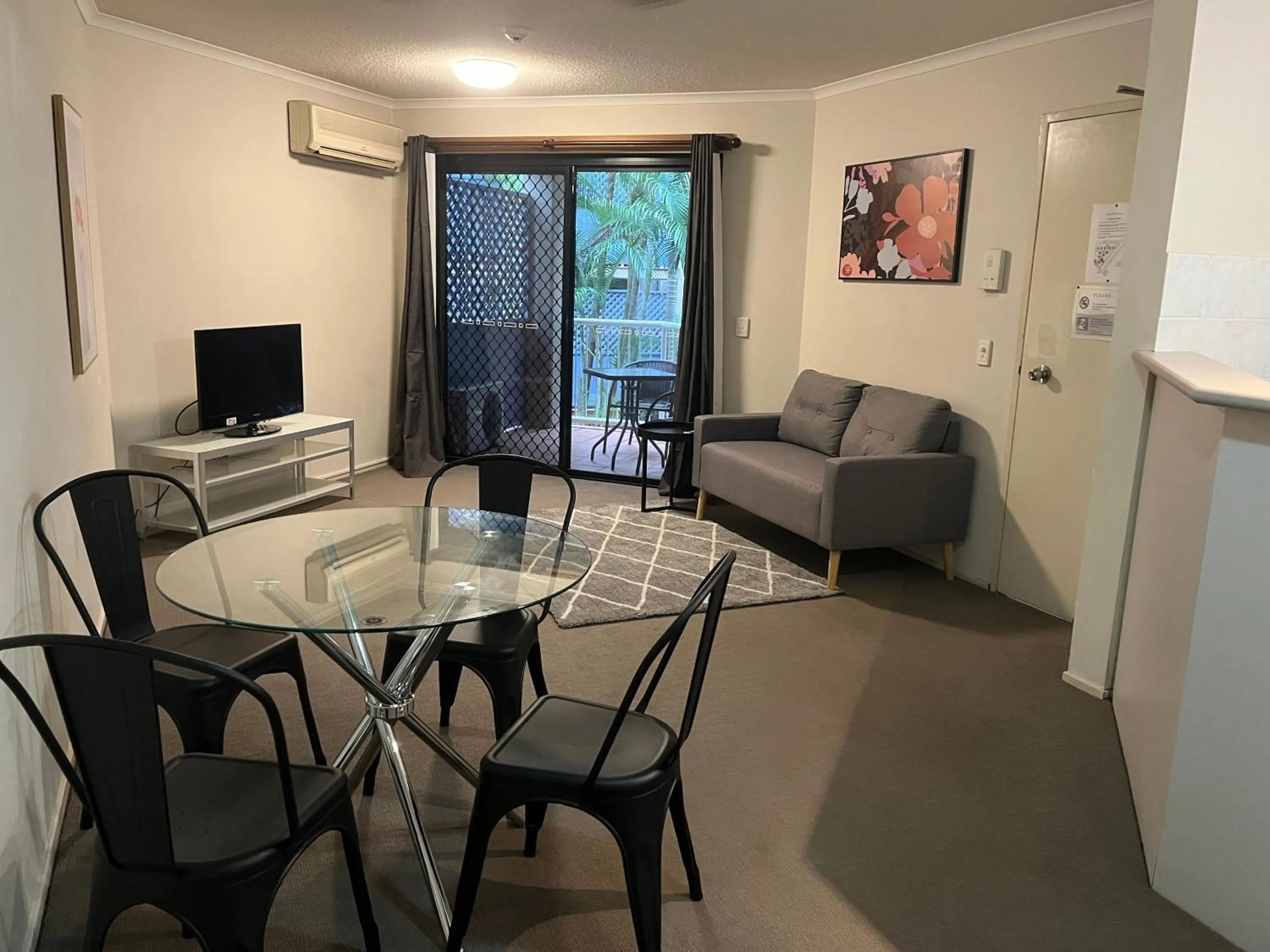 TV and multimedia in Spring Hill Gardens Apartments