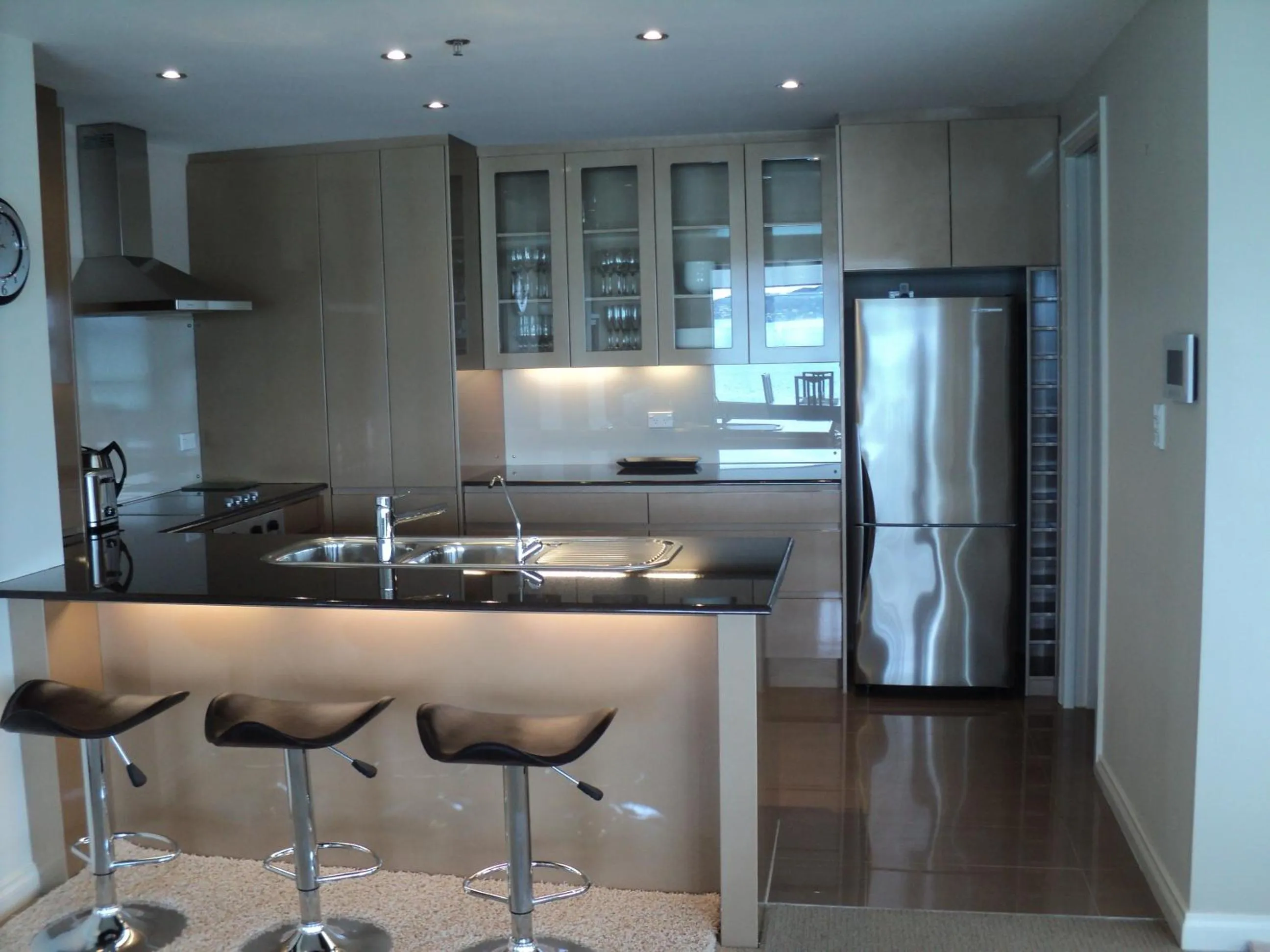 Kitchen or kitchenette in Edgewater Palms Apartments