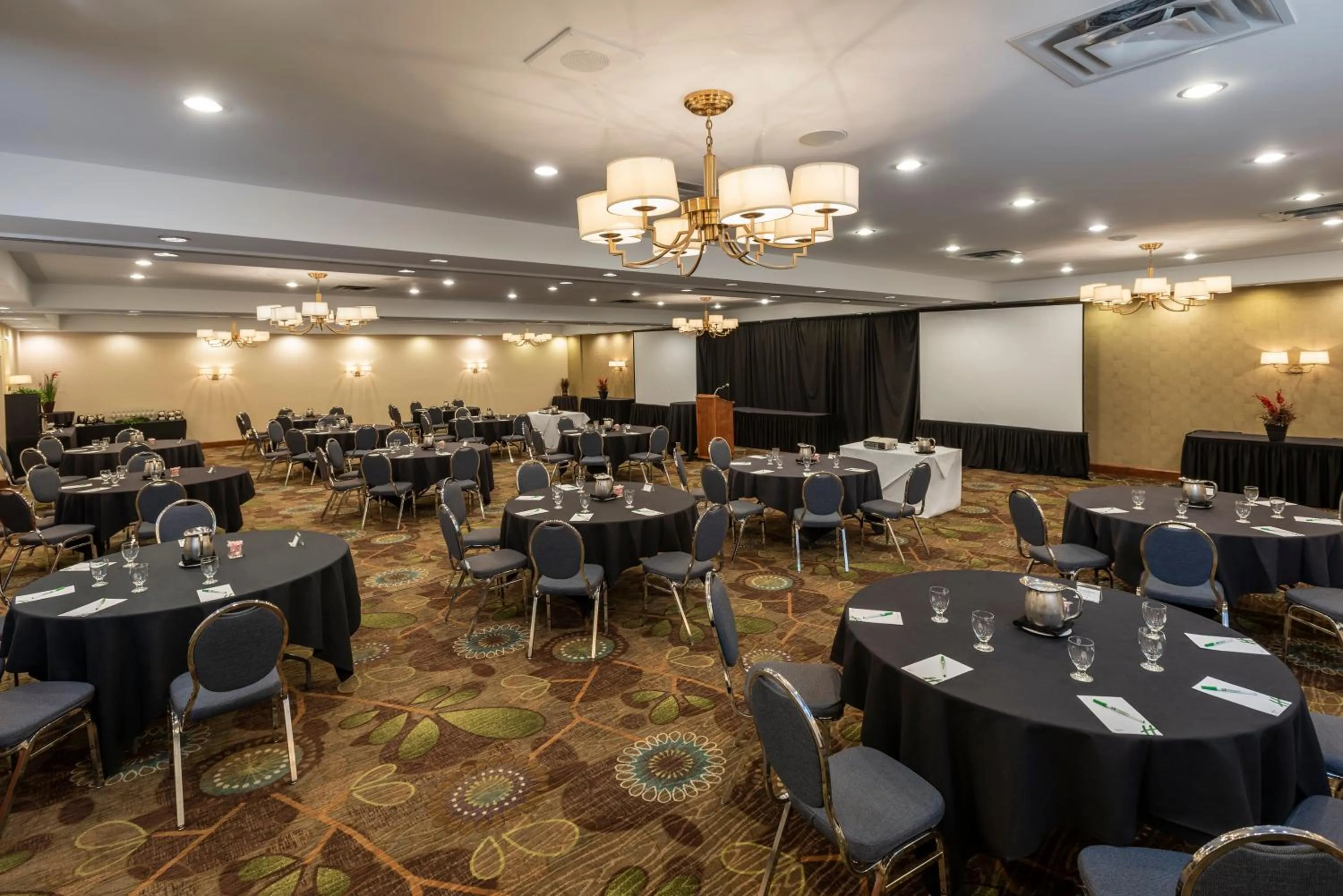 Banquet/Function facilities in Amenida Residences, Calgary