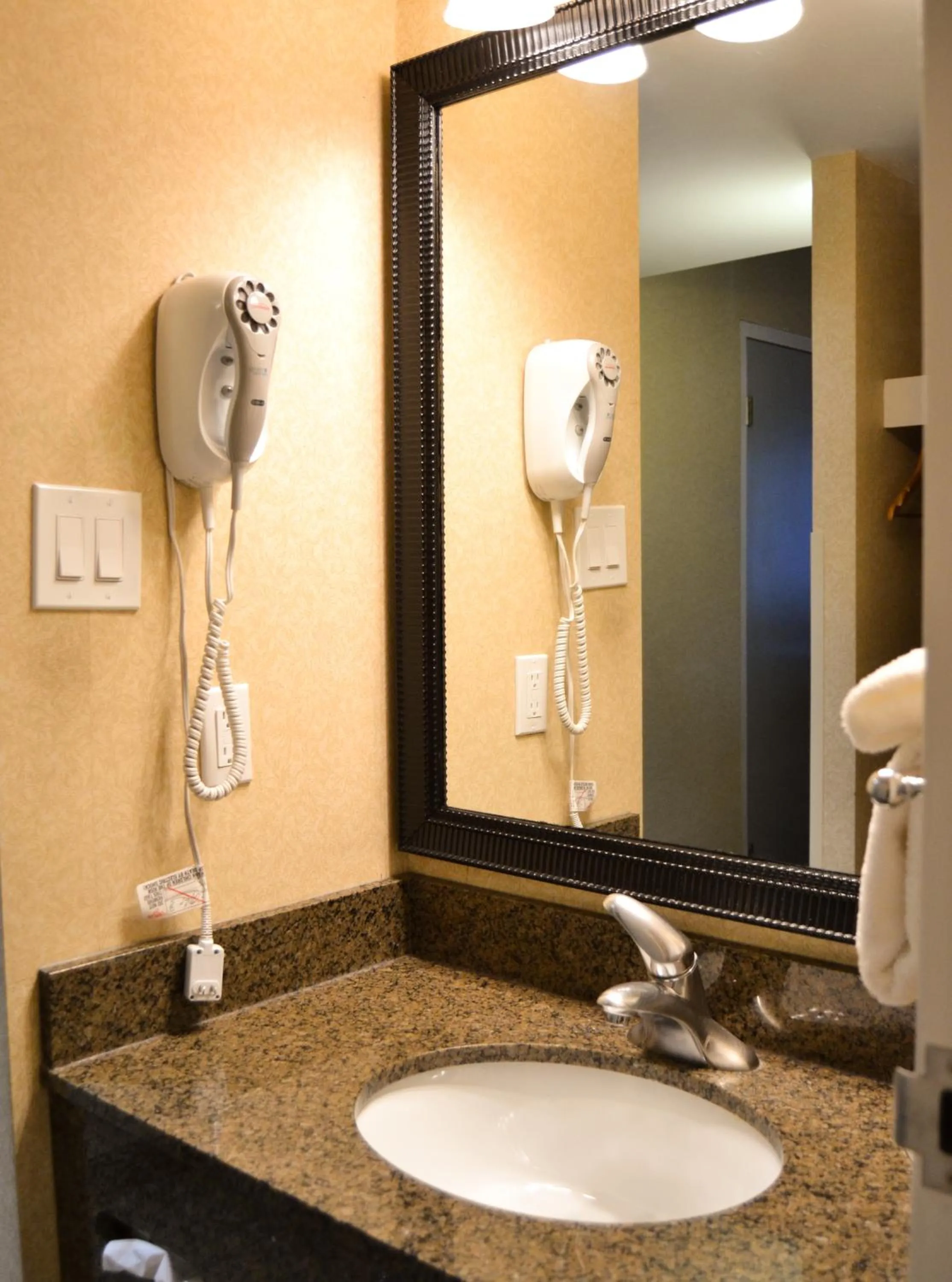 Bathroom in Amenida Residences, Calgary