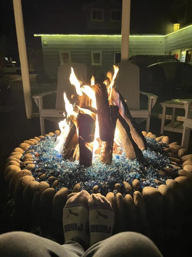 Night in Whistling Winds Motel