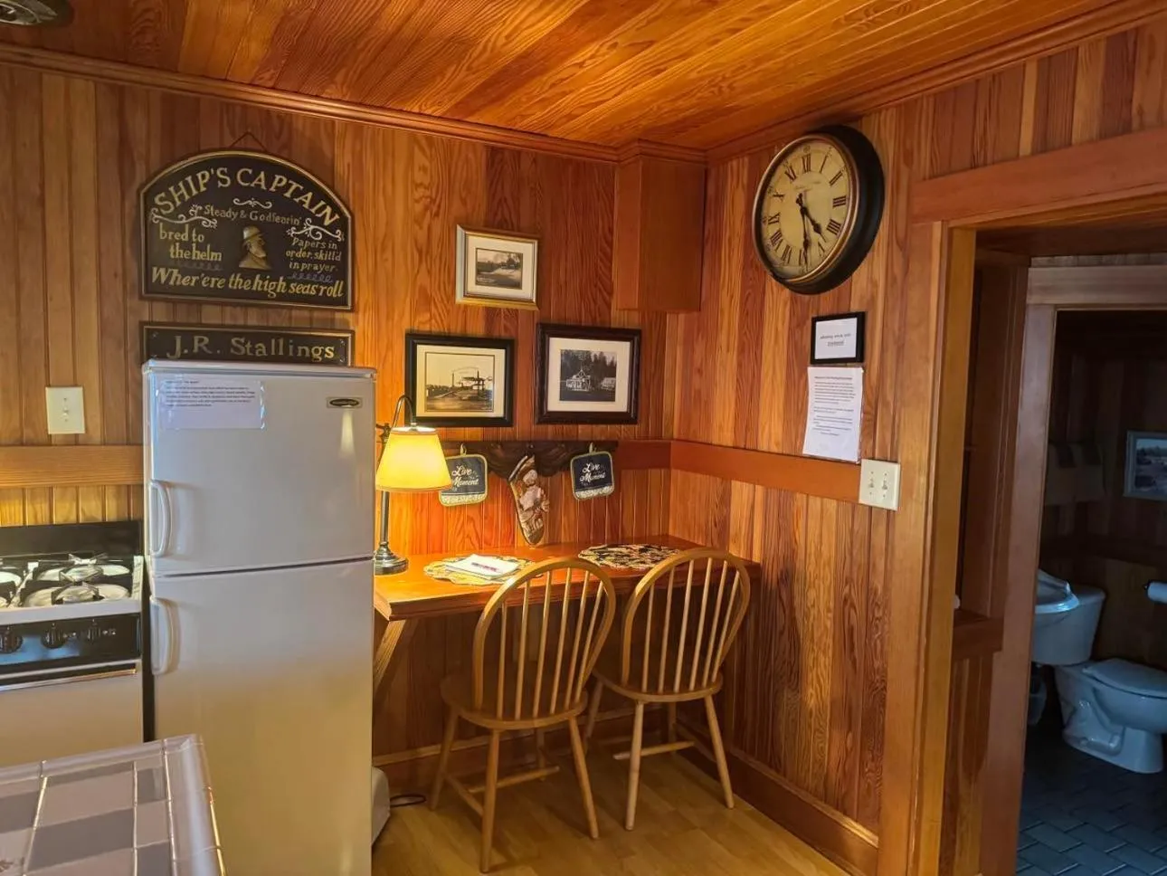 Whistling Winds Motel