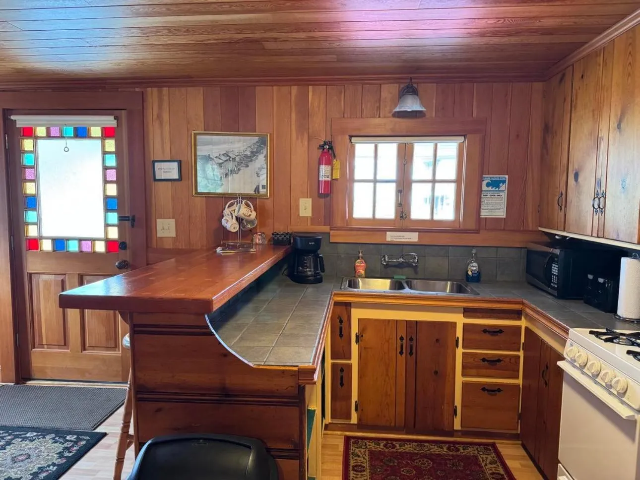 kitchen in Whistling Winds Motel