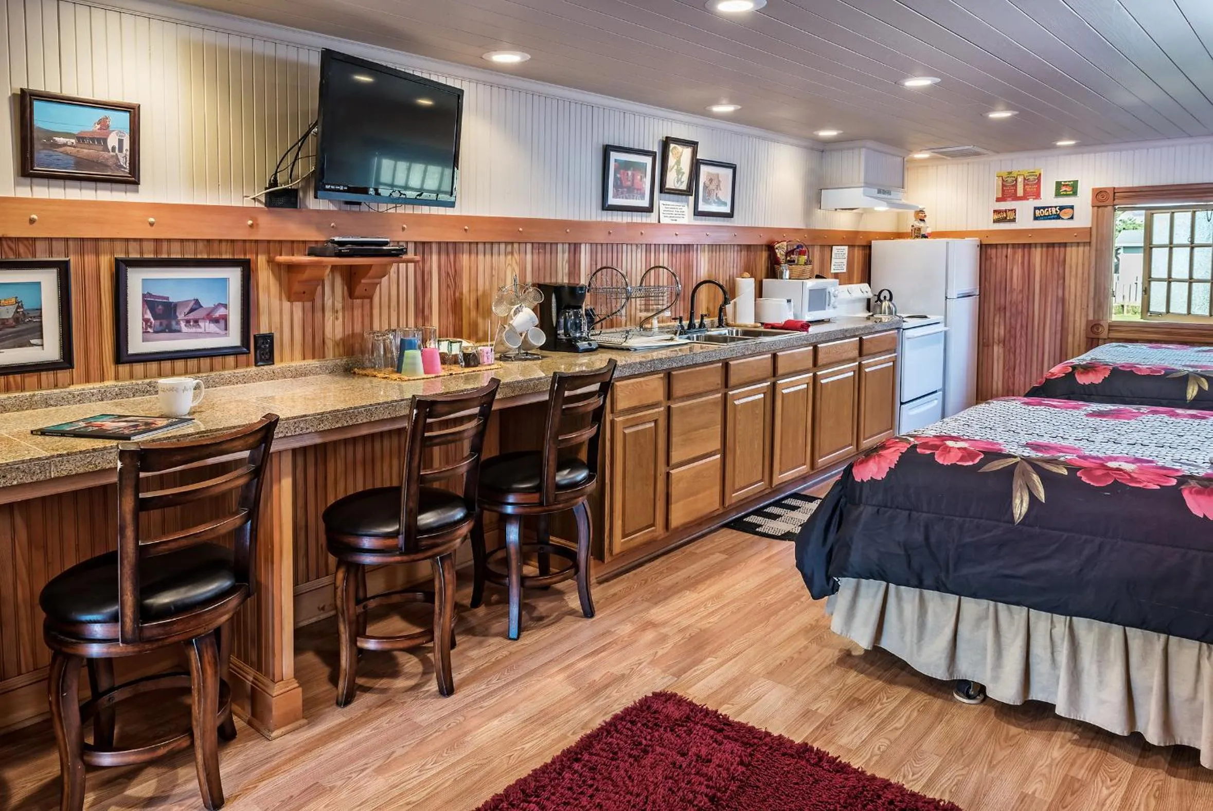 Whistling Winds Motel