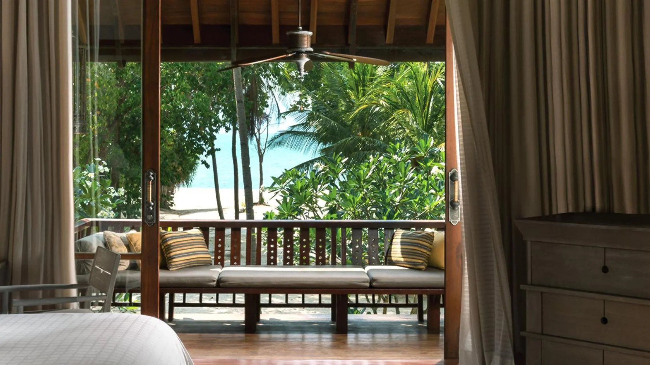 Sea view, Bed in Four Seasons Resort Langkawi