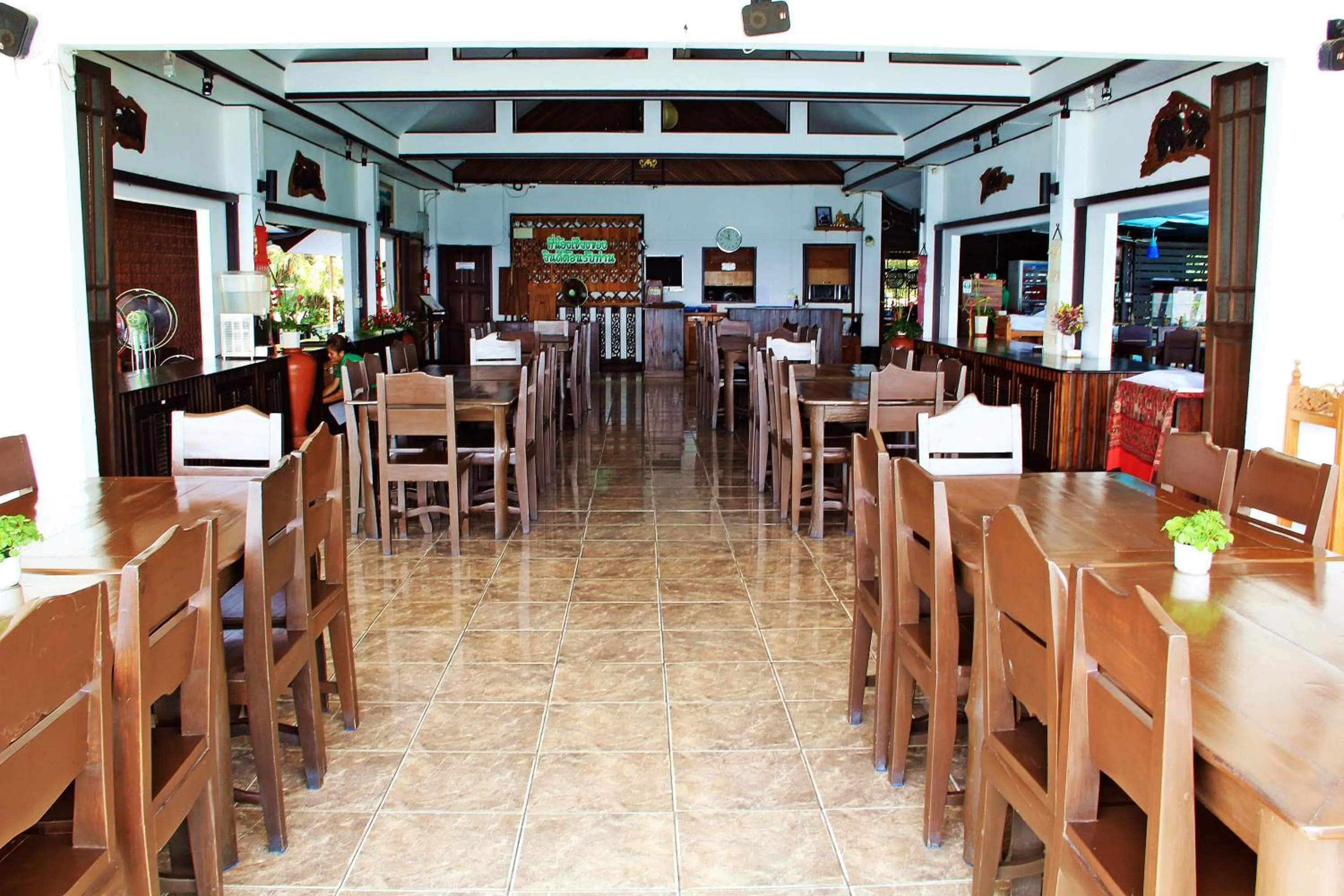 Restaurant/places to eat in Namkhong Riverside