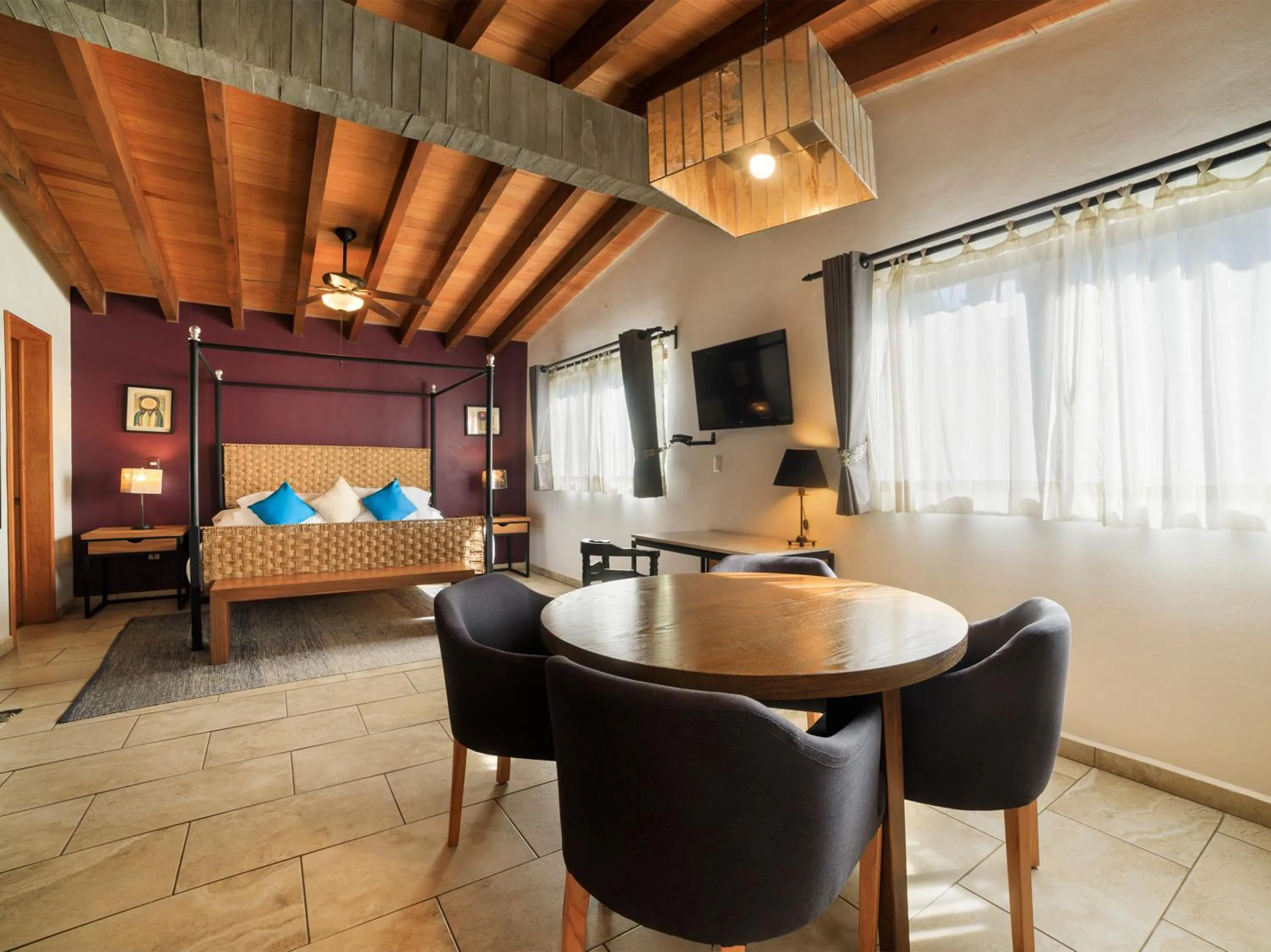 Seating area, Bed in Hotel Amate del Rio