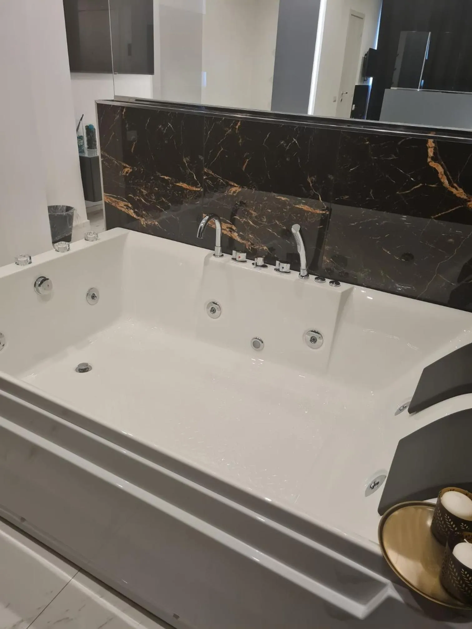 Hot Tub in Maliziusella