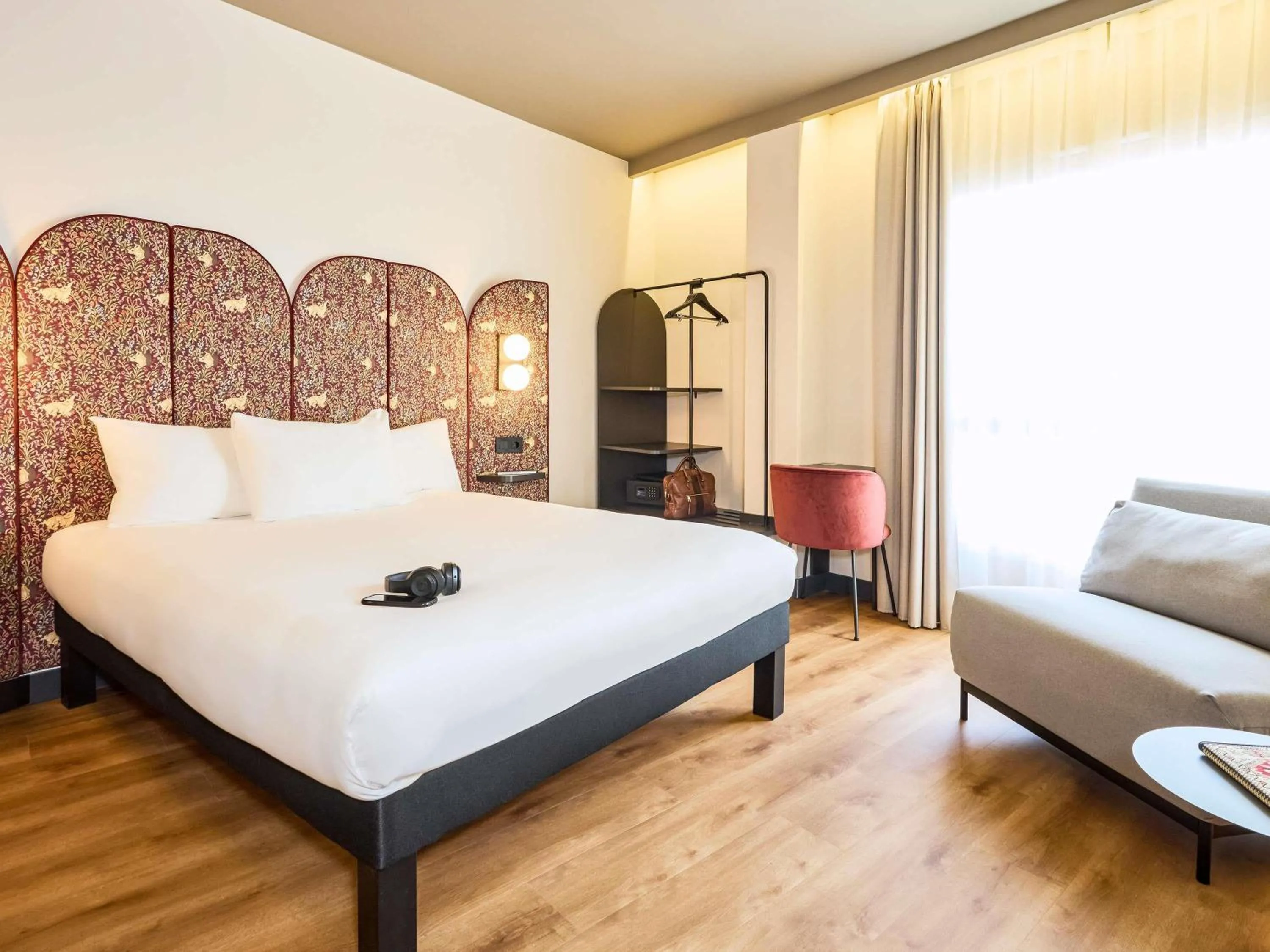 Bedroom, Bed in Ibis Styles Madrid Centro Maravillas