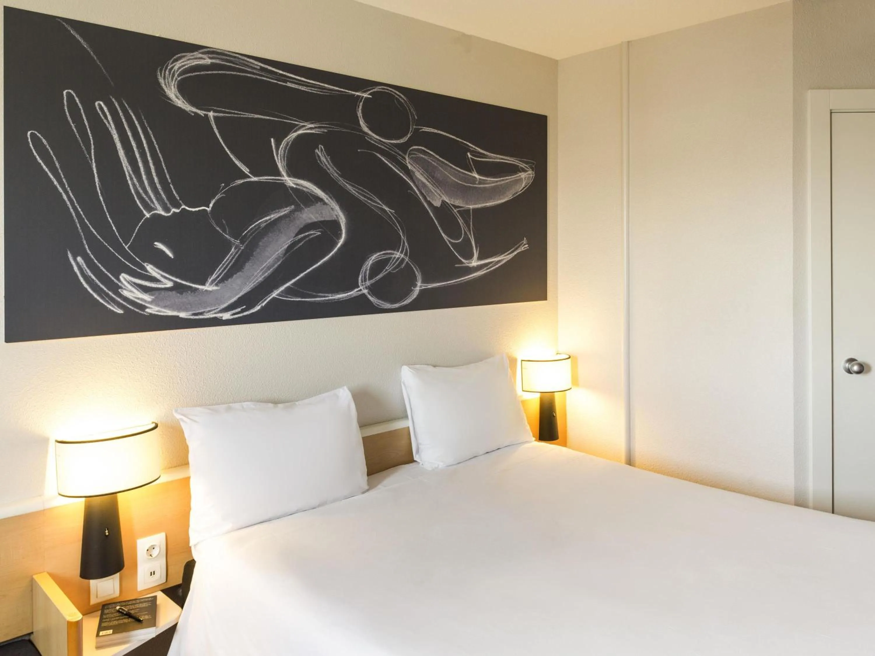 Bedroom, Bed in Ibis Madrid Fuenlabrada