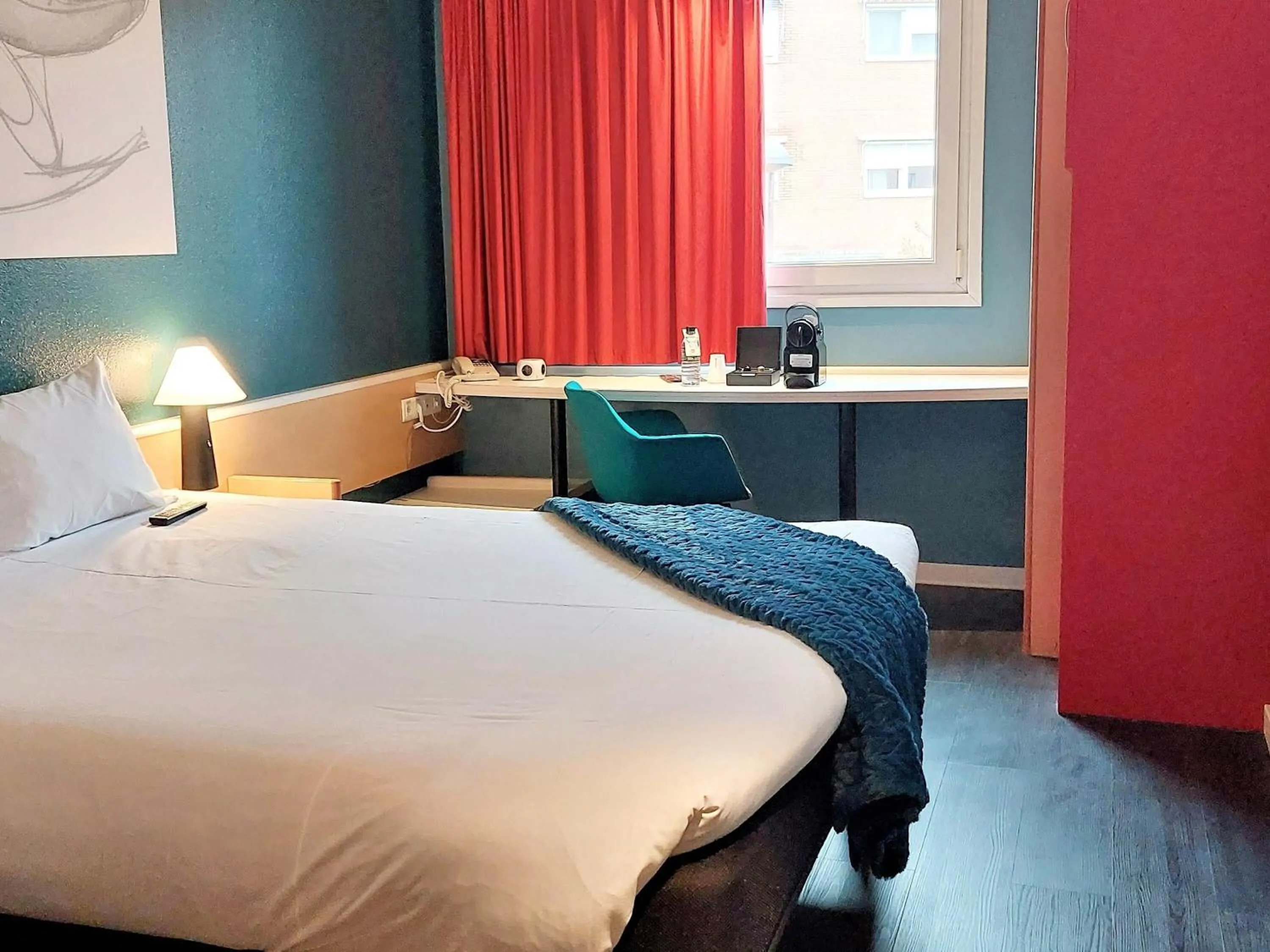 Bedroom, Bed in Ibis Madrid Fuenlabrada