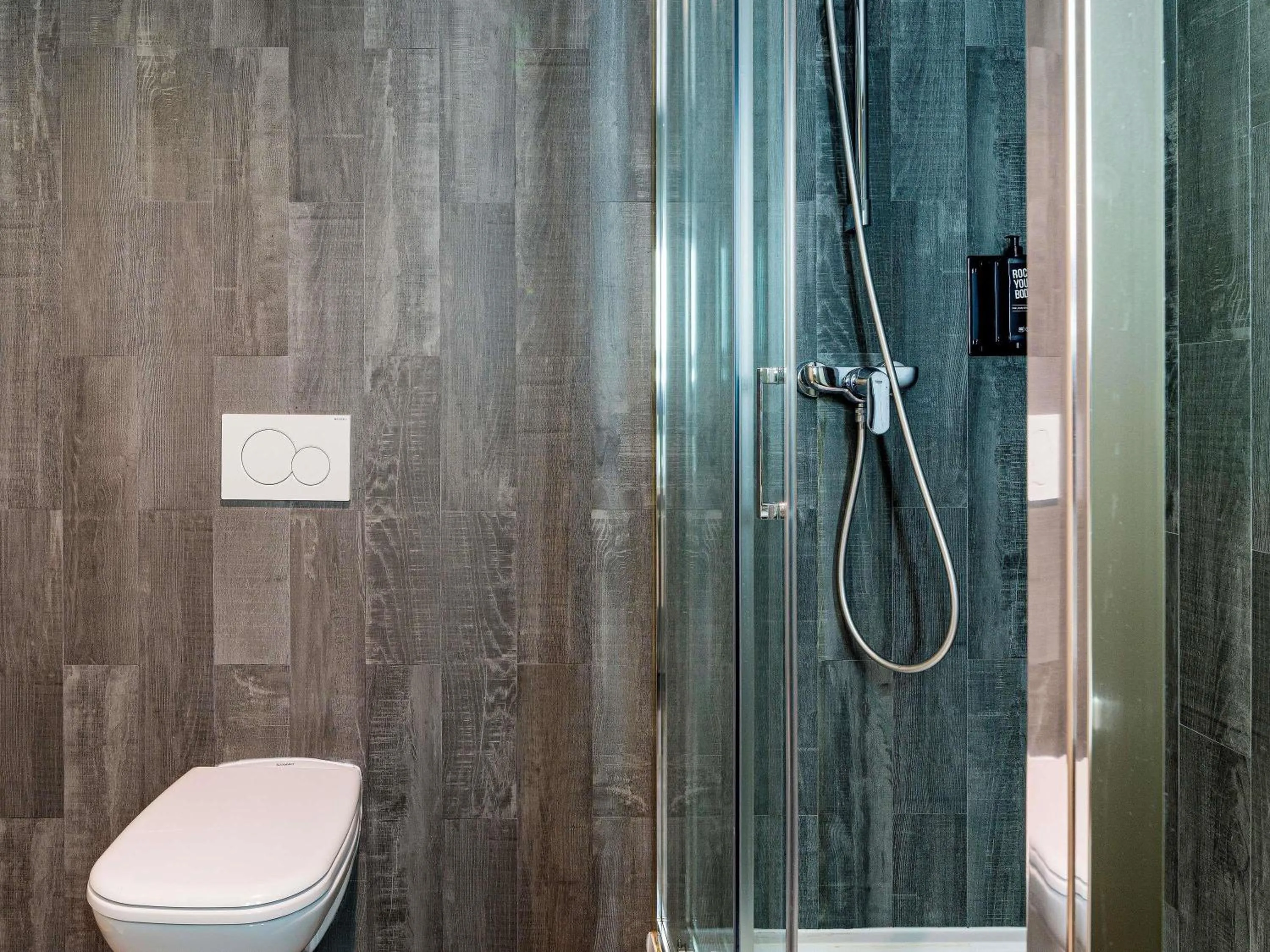 Bedroom in Ibis Madrid Fuenlabrada