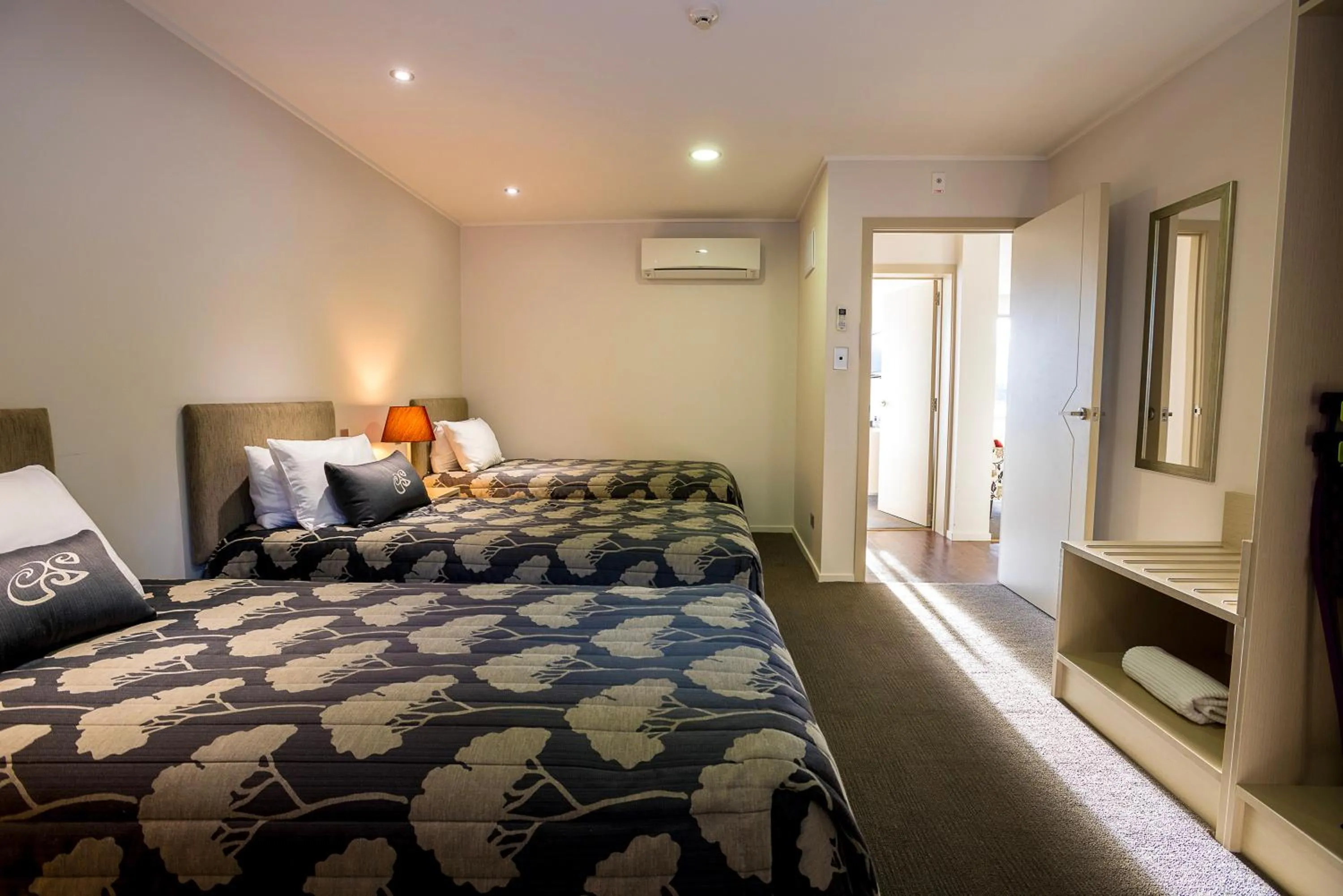 Bed in Marakura Deluxe Motel