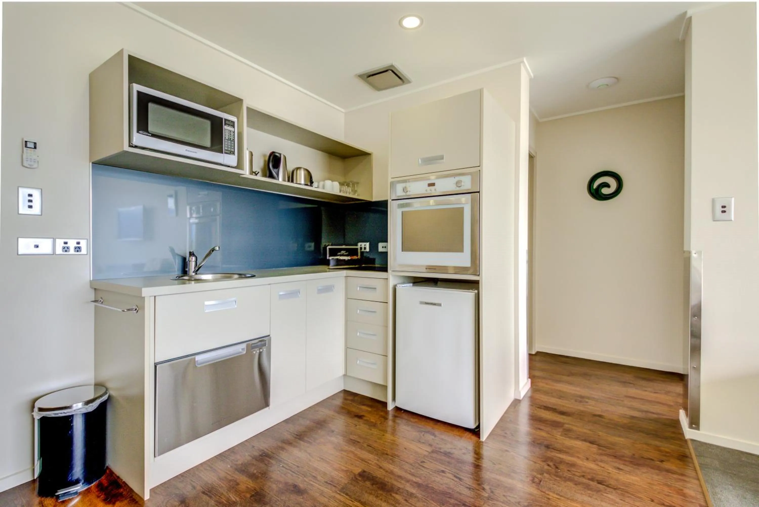 Kitchen or kitchenette in Marakura Deluxe Motel