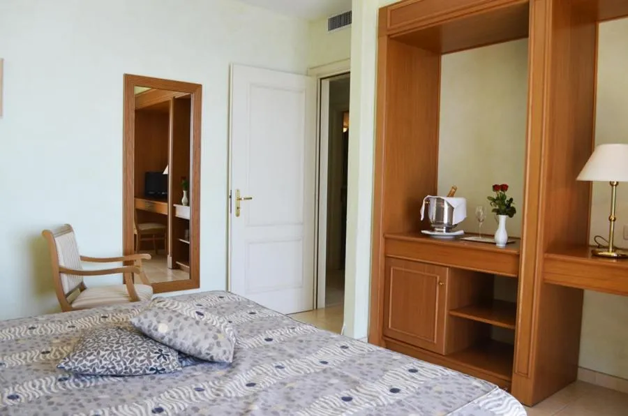 Bed in Hotel Ristorante La Lampara