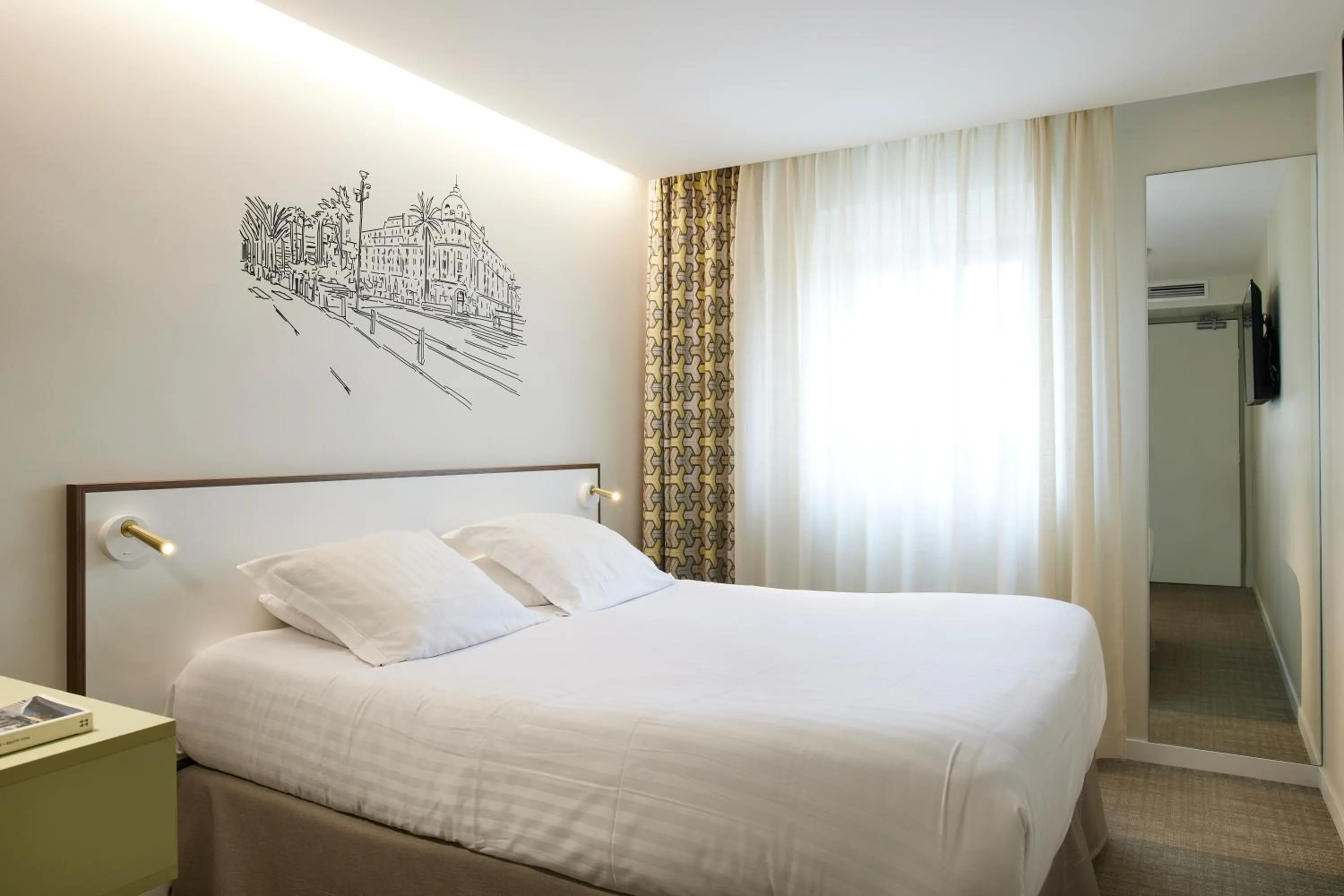 Bedroom, Bed in Hotel du Pin Nice Port