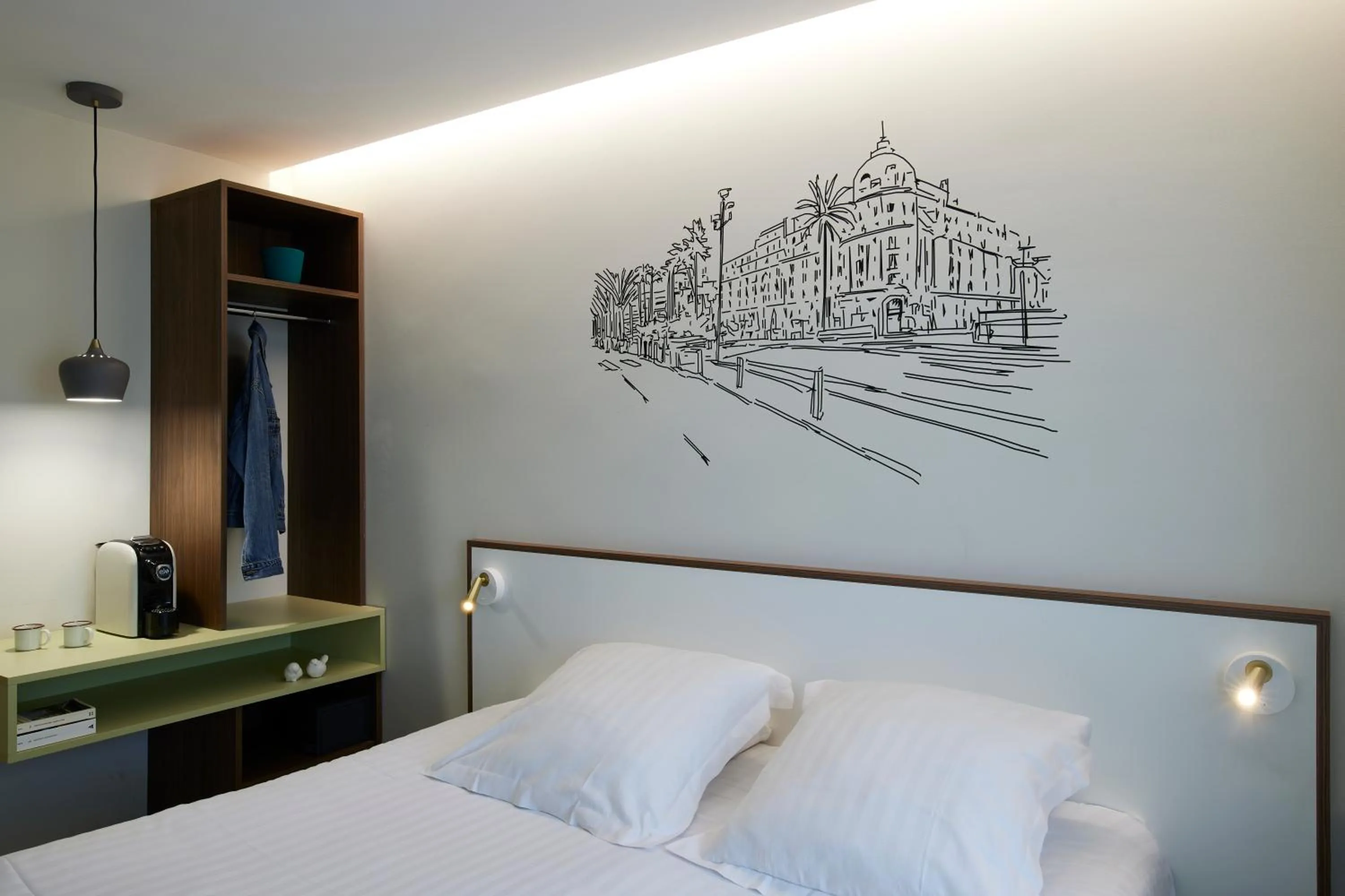 Bedroom, Bed in Hotel du Pin Nice Port