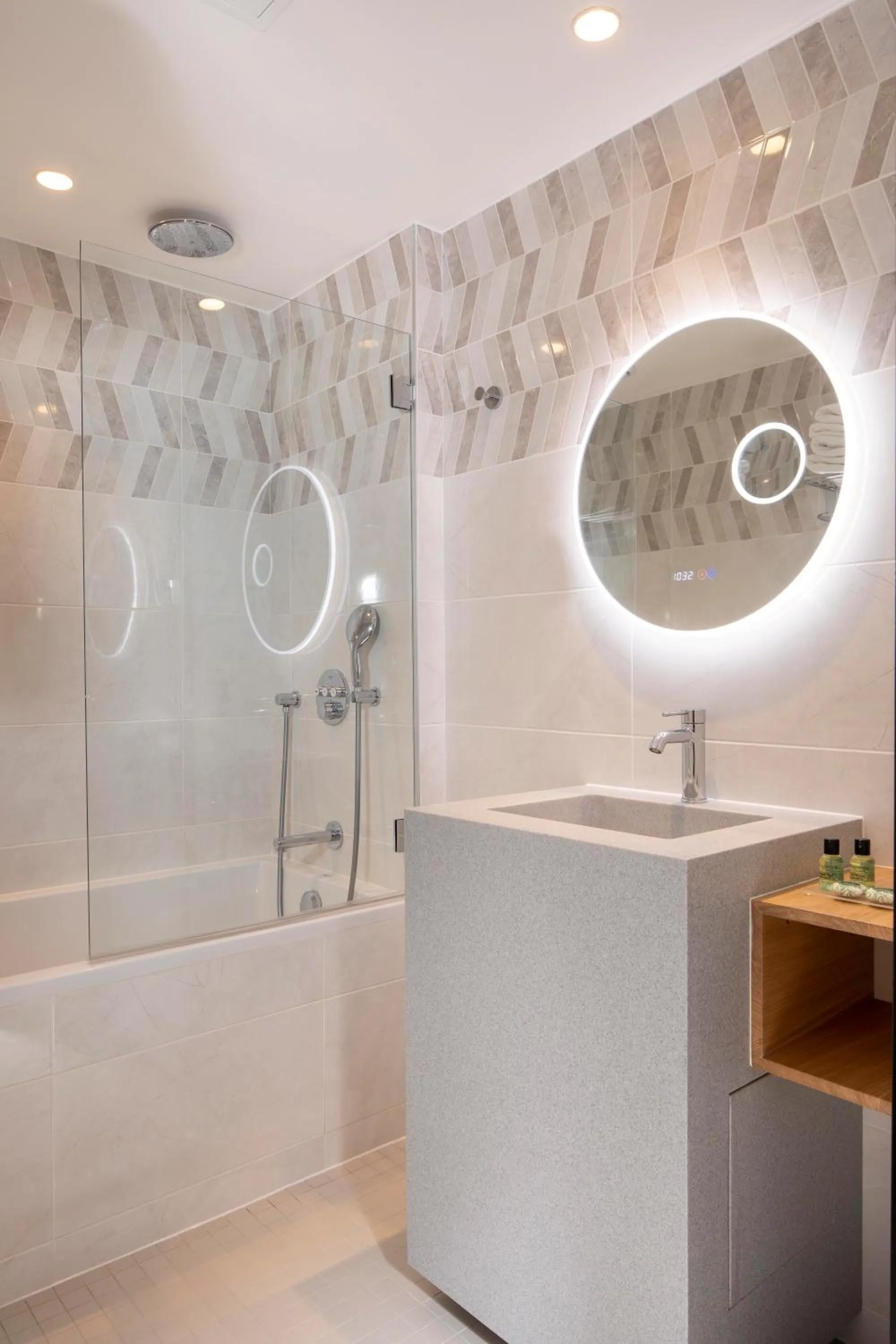 Bathroom in Daunou Opéra