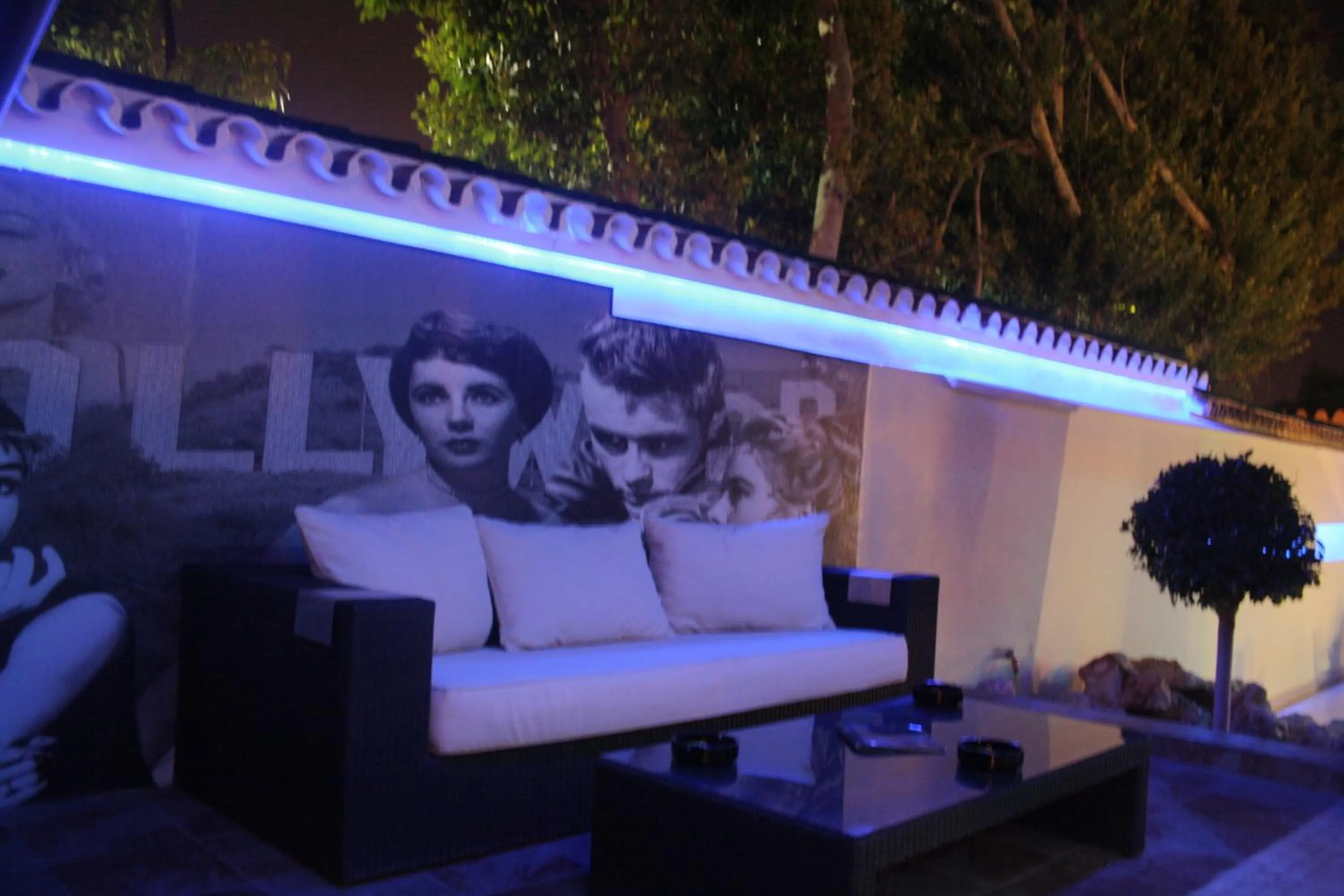 Seating area in Hotel Años 50