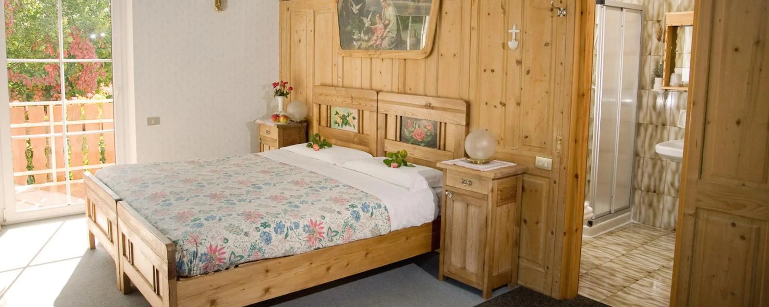 Photo of the whole room, Bed in Hotel Rosa Resort