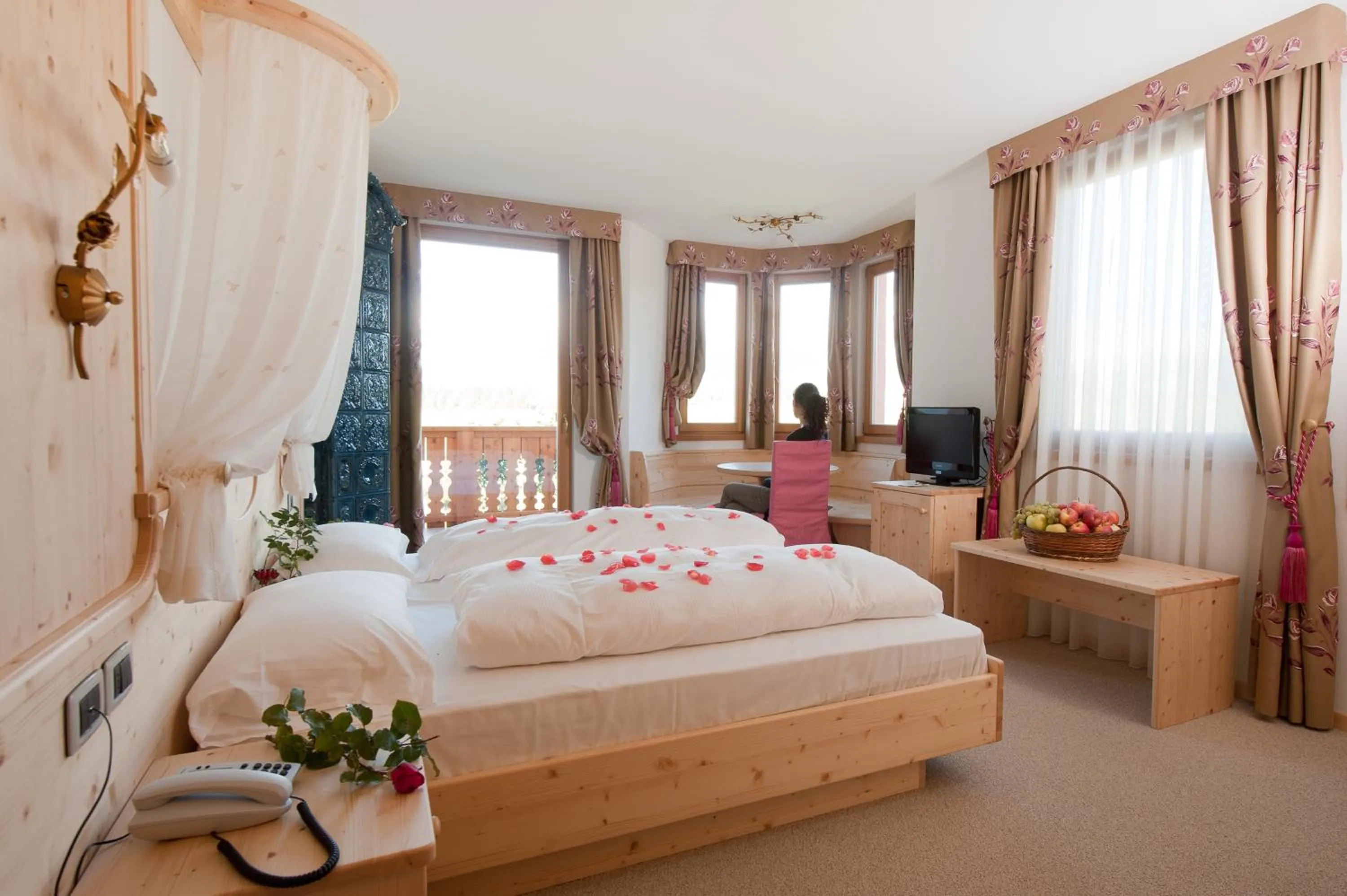 Photo of the whole room, Bed in Hotel Rosa Resort